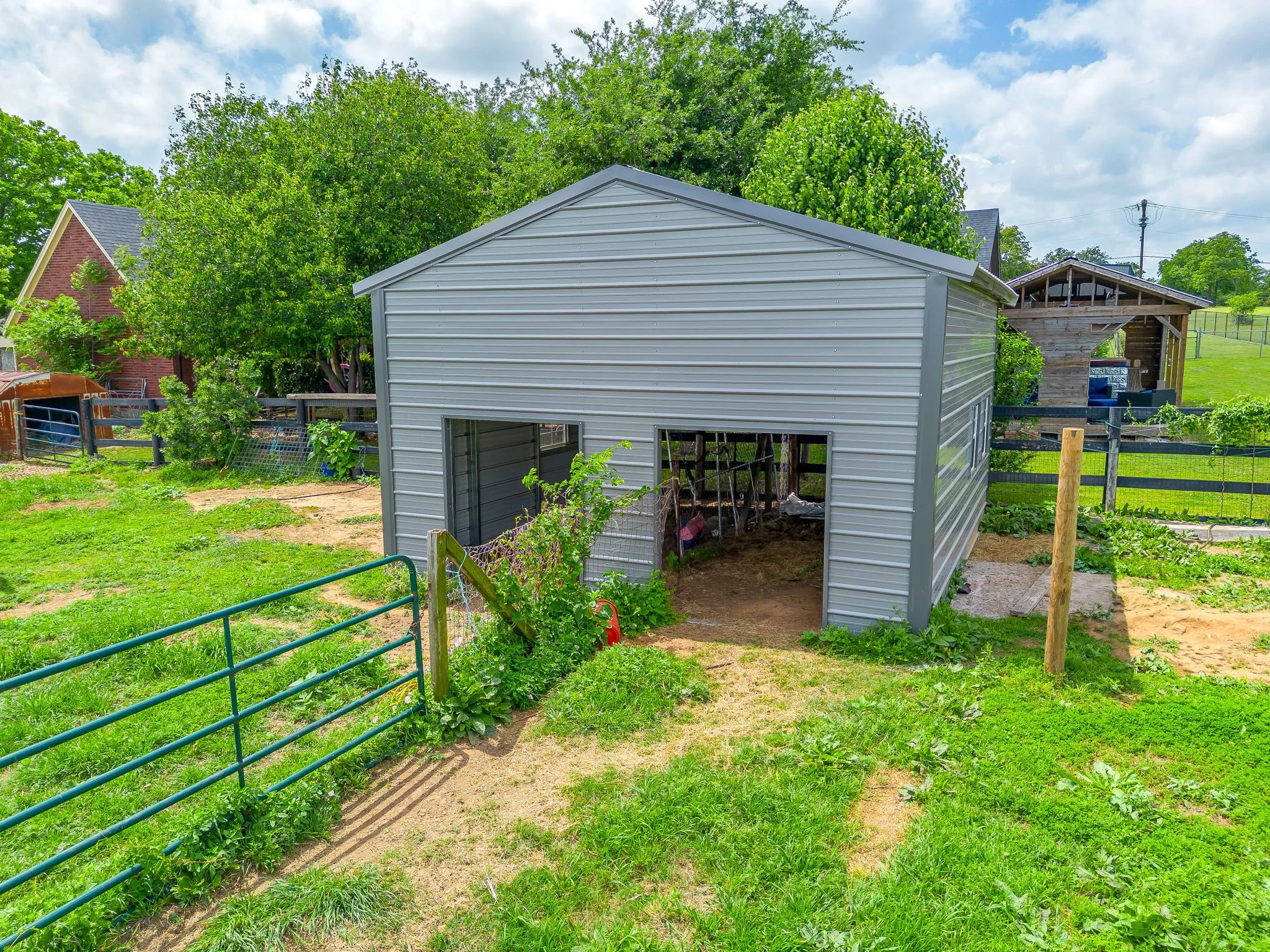 Single Family Residence For Sale in Johnson County , 3914 Redbird Lane, Joshua, Texas 76058, 5 Bedroom, 4 Bathroom, 2 Garage spaces, 3,292 Sqft, built in 1997, mls#21371841, Real Estate Agent in Joshua, Homes For Sale in Johnson county, Homes For Sale in Joshua, Realtor in Joshua Texas, Real Estate Brokerage Independent Realty Texas, Luminita Cordes Realtor