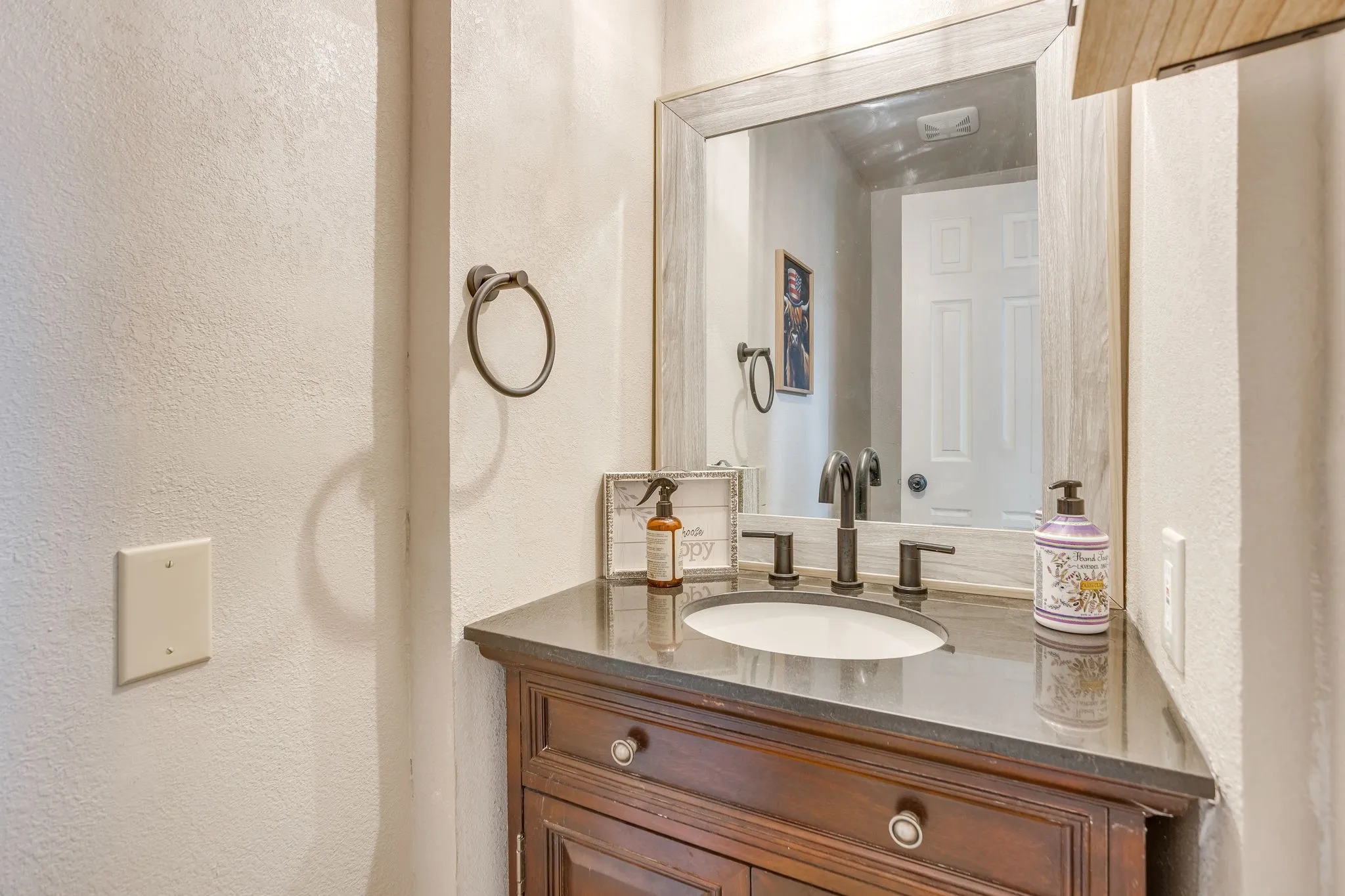 Single Family Residence For Sale in Johnson County , 3914 Redbird Lane, Joshua, Texas 76058, 5 Bedroom, 4 Bathroom, 2 Garage spaces, 3,292 Sqft, built in 1997, mls#21371841, Real Estate Agent in Joshua, Homes For Sale in Johnson county, Homes For Sale in Joshua, Realtor in Joshua Texas, Real Estate Brokerage Independent Realty Texas, Luminita Cordes Realtor