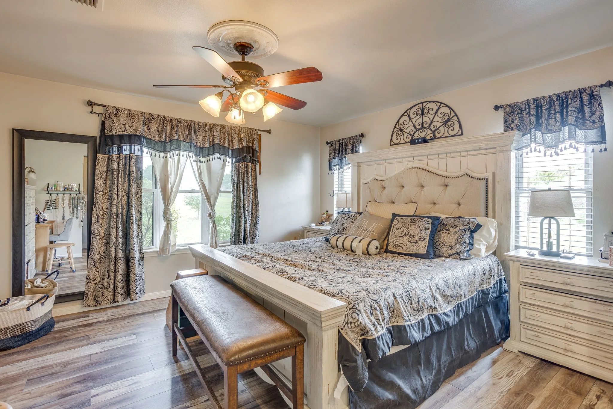 Single Family Residence For Sale in Johnson County , 3914 Redbird Lane, Joshua, Texas 76058, 5 Bedroom, 4 Bathroom, 2 Garage spaces, 3,292 Sqft, built in 1997, mls#21371841, Real Estate Agent in Joshua, Homes For Sale in Johnson county, Homes For Sale in Joshua, Realtor in Joshua Texas, Real Estate Brokerage Independent Realty Texas, Luminita Cordes Realtor