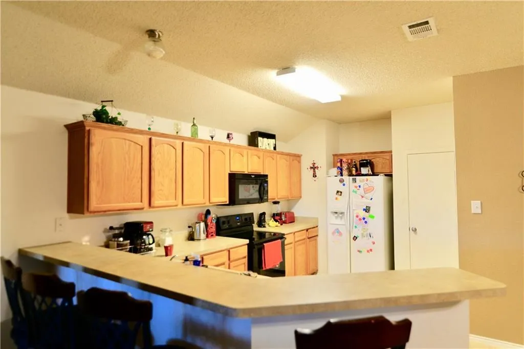 Single Family Residence For Rent in Kaufman County , 602 Diamond Creek Drive, Forney, Texas 75126, 3 Bedroom, 2 Bathroom, 2 Garage spaces, 1,690 Sqft, built in 2004, mls#21378965, Real Estate Agent in Forney, Homes For Rent in Kaufman county, Homes For Rent in Forney, Realtor in Forney Texas, Real Estate Brokerage Independent Realty Texas, Luminita Cordes Realtor