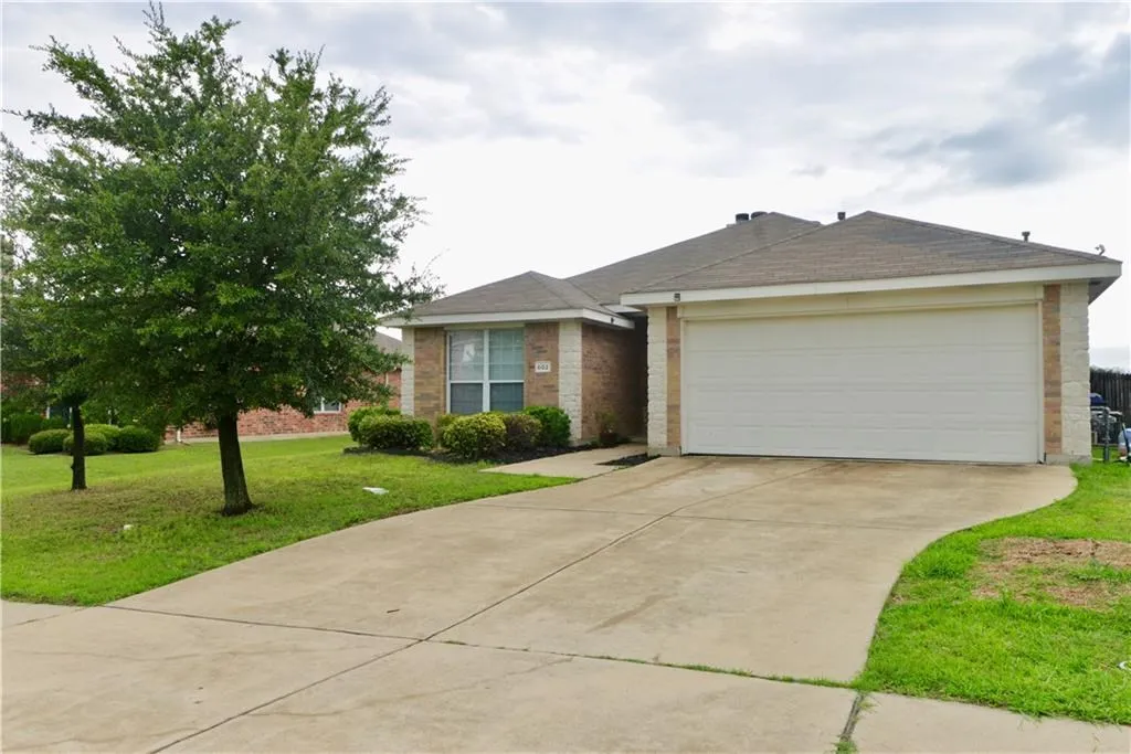 Single Family Residence For Rent in Kaufman County , 602 Diamond Creek Drive, Forney, Texas 75126, 3 Bedroom, 2 Bathroom, 2 Garage spaces, 1,690 Sqft, built in 2004, mls#21378965, Real Estate Agent in Forney, Homes For Rent in Kaufman county, Homes For Rent in Forney, Realtor in Forney Texas, Real Estate Brokerage Independent Realty Texas, Luminita Cordes Realtor