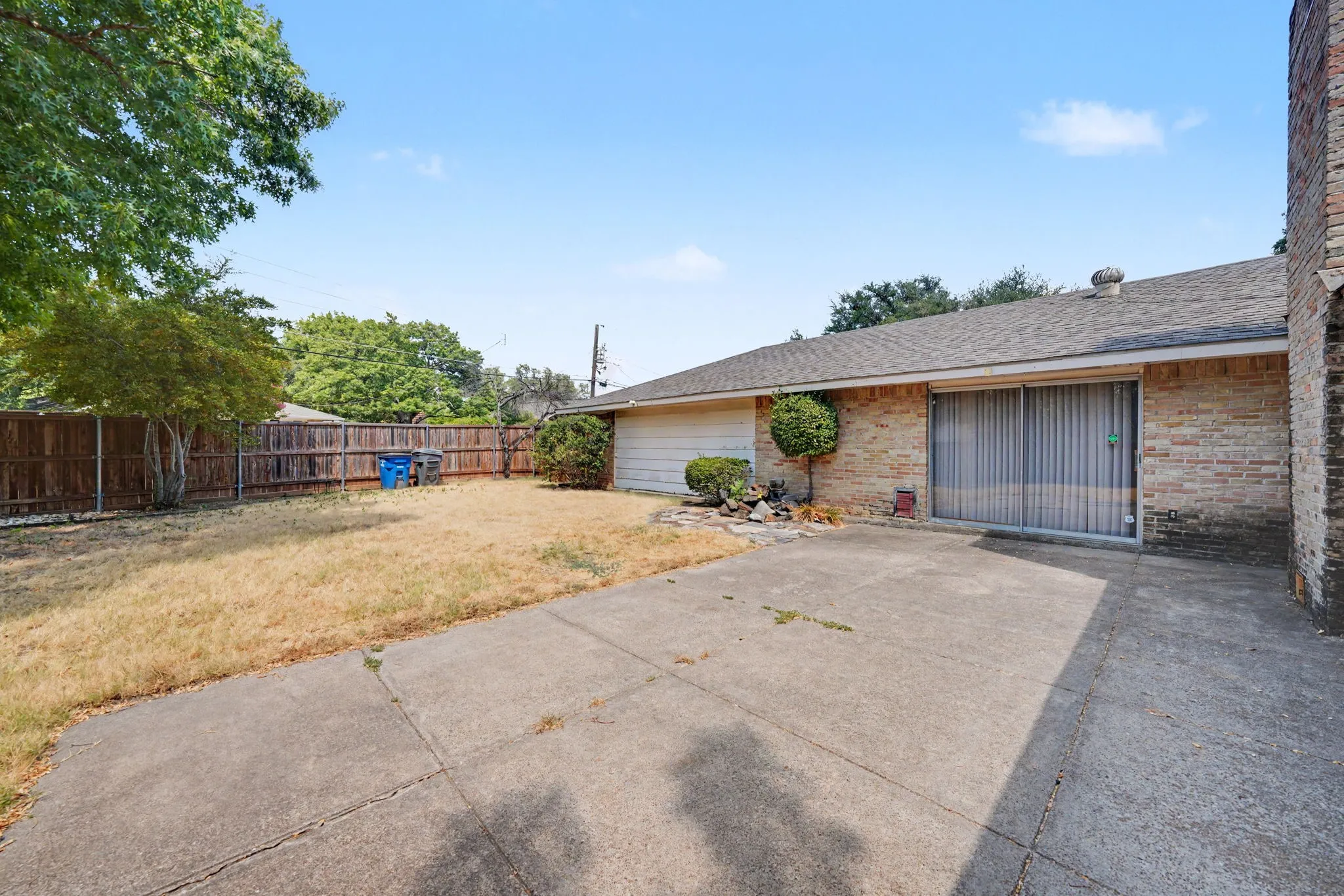 Single Family Residence For Sale in Dallas County , 3917 High Summit Drive, Dallas, Texas 75244, 3 Bedroom, 2 Bathroom, 2 Garage spaces, 2,410 Sqft, built in 1968, mls#21378969, Real Estate Agent in Dallas, Homes For Sale in Dallas county, Homes For Sale in Dallas, Realtor in Dallas Texas, Real Estate Brokerage Independent Realty Texas, Luminita Cordes Realtor