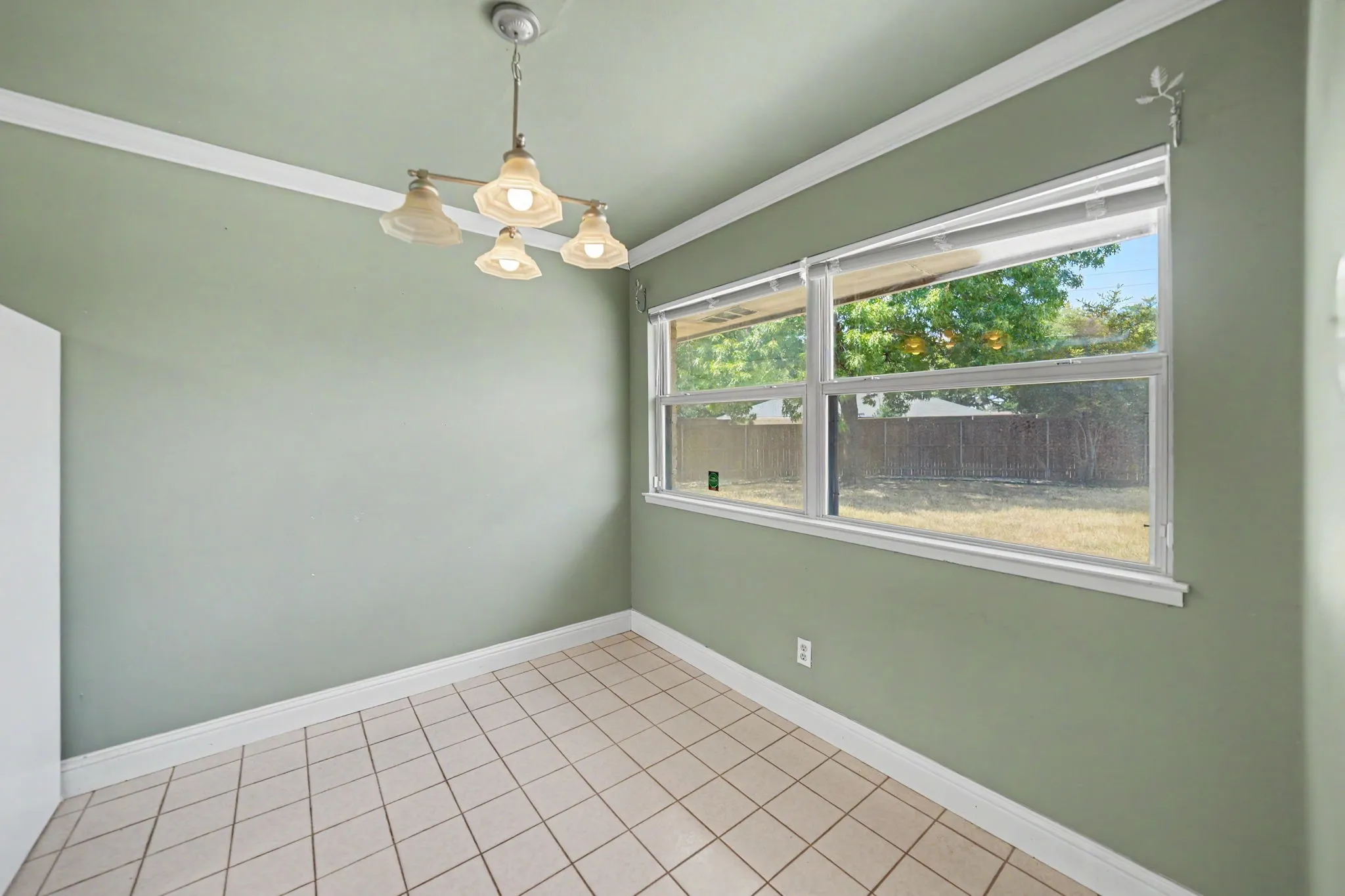 Single Family Residence For Sale in Dallas County , 3917 High Summit Drive, Dallas, Texas 75244, 3 Bedroom, 2 Bathroom, 2 Garage spaces, 2,410 Sqft, built in 1968, mls#21378969, Real Estate Agent in Dallas, Homes For Sale in Dallas county, Homes For Sale in Dallas, Realtor in Dallas Texas, Real Estate Brokerage Independent Realty Texas, Luminita Cordes Realtor