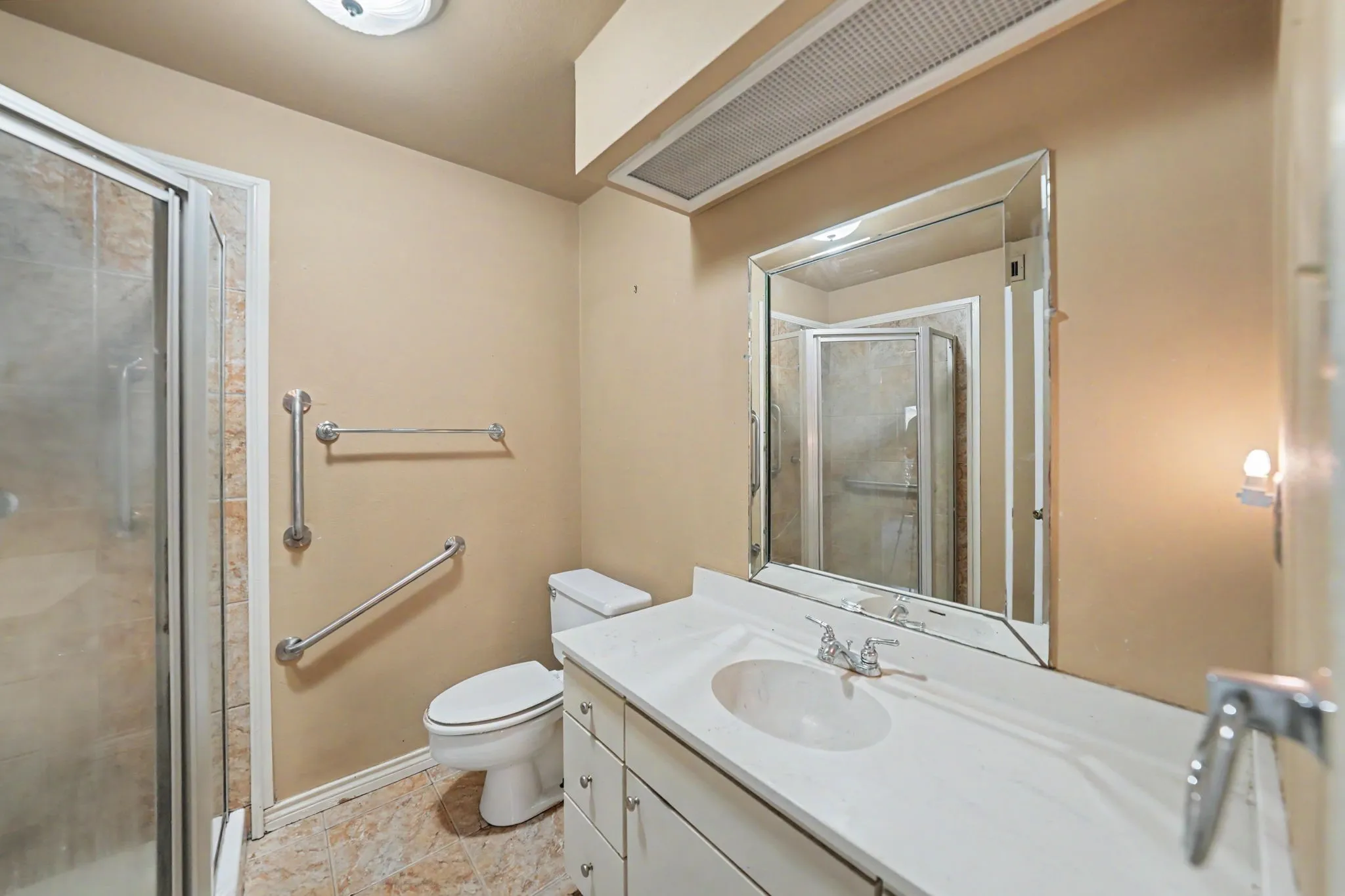 Single Family Residence For Sale in Dallas County , 3917 High Summit Drive, Dallas, Texas 75244, 3 Bedroom, 2 Bathroom, 2 Garage spaces, 2,410 Sqft, built in 1968, mls#21378969, Real Estate Agent in Dallas, Homes For Sale in Dallas county, Homes For Sale in Dallas, Realtor in Dallas Texas, Real Estate Brokerage Independent Realty Texas, Luminita Cordes Realtor