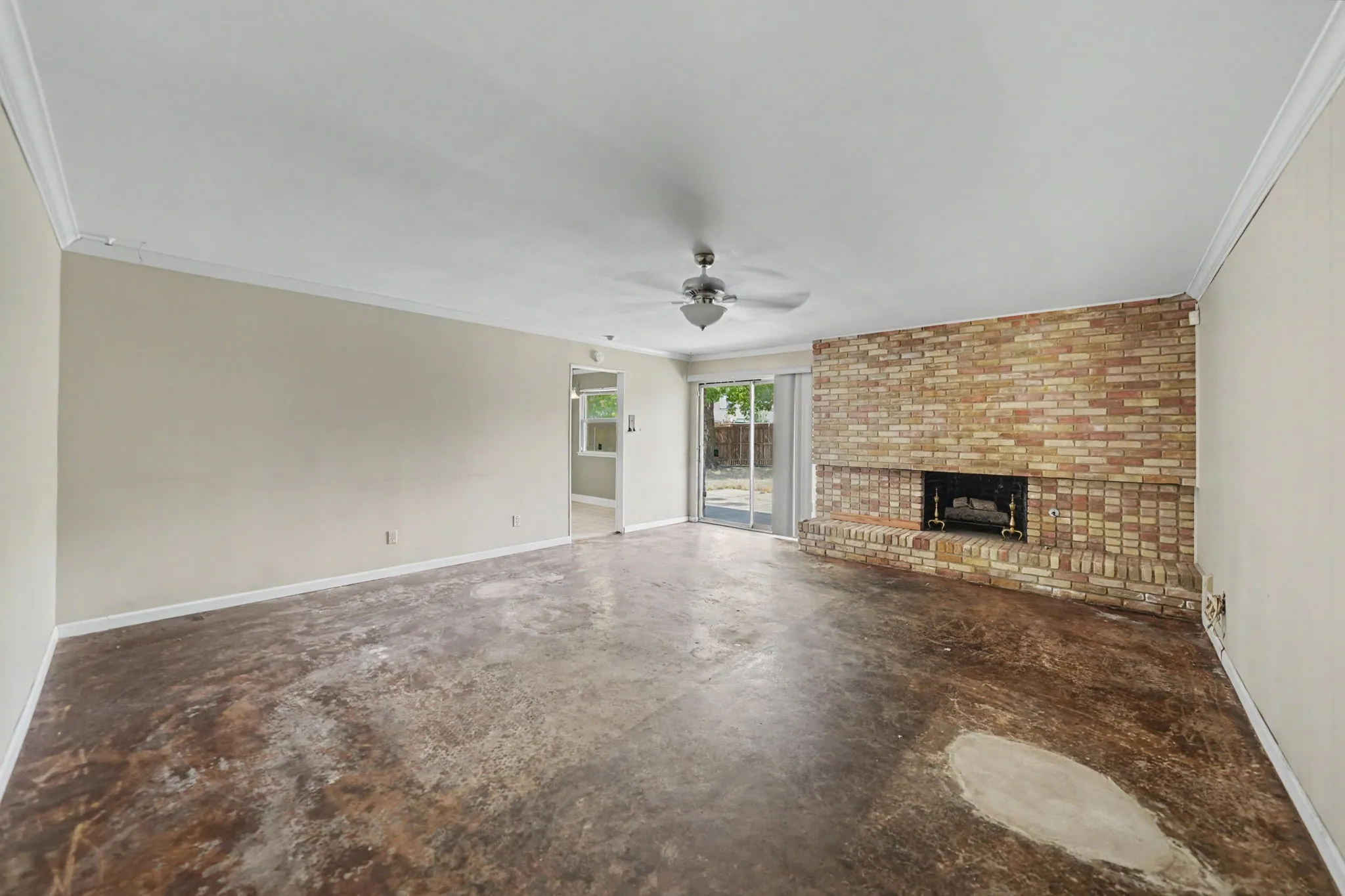 Single Family Residence For Sale in Dallas County , 3917 High Summit Drive, Dallas, Texas 75244, 3 Bedroom, 2 Bathroom, 2 Garage spaces, 2,410 Sqft, built in 1968, mls#21378969, Real Estate Agent in Dallas, Homes For Sale in Dallas county, Homes For Sale in Dallas, Realtor in Dallas Texas, Real Estate Brokerage Independent Realty Texas, Luminita Cordes Realtor