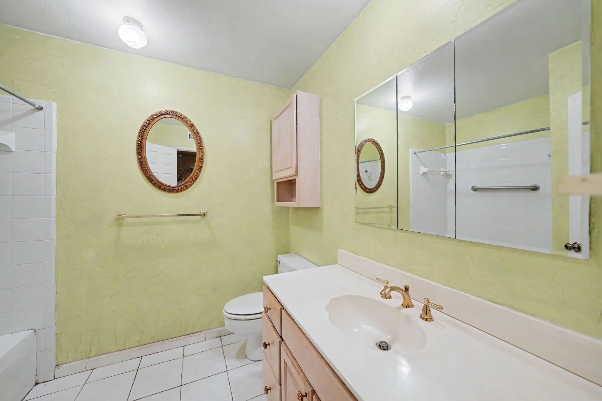 Single Family Residence For Sale in Dallas County , 3917 High Summit Drive, Dallas, Texas 75244, 3 Bedroom, 2 Bathroom, 2 Garage spaces, 2,410 Sqft, built in 1968, mls#21378969, Real Estate Agent in Dallas, Homes For Sale in Dallas county, Homes For Sale in Dallas, Realtor in Dallas Texas, Real Estate Brokerage Independent Realty Texas, Luminita Cordes Realtor