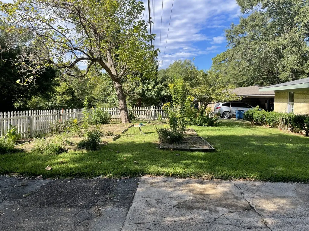 Front Yard View