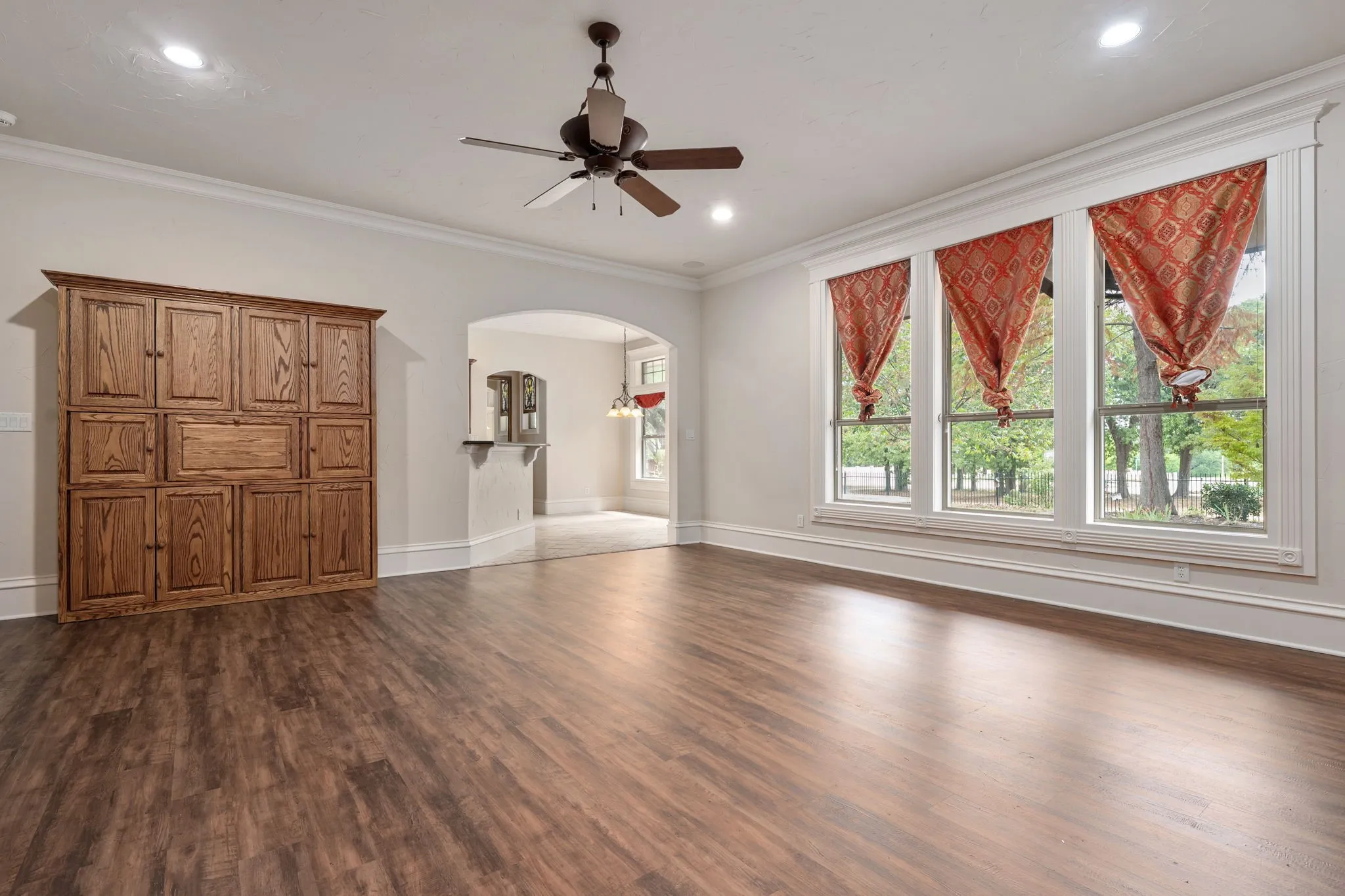 Single Family Residence For Sale in Denton County , 3905 Andrew Avenue, Denton, Texas 76210, 4 Bedroom, 4 Bathroom, 3 Garage spaces, 3,972 Sqft, built in 2004, mls#21378971, Real Estate Agent in Denton, Homes For Sale in Denton county, Homes For Sale in Denton, Realtor in Denton Texas, Real Estate Brokerage Independent Realty Texas, Luminita Cordes Realtor