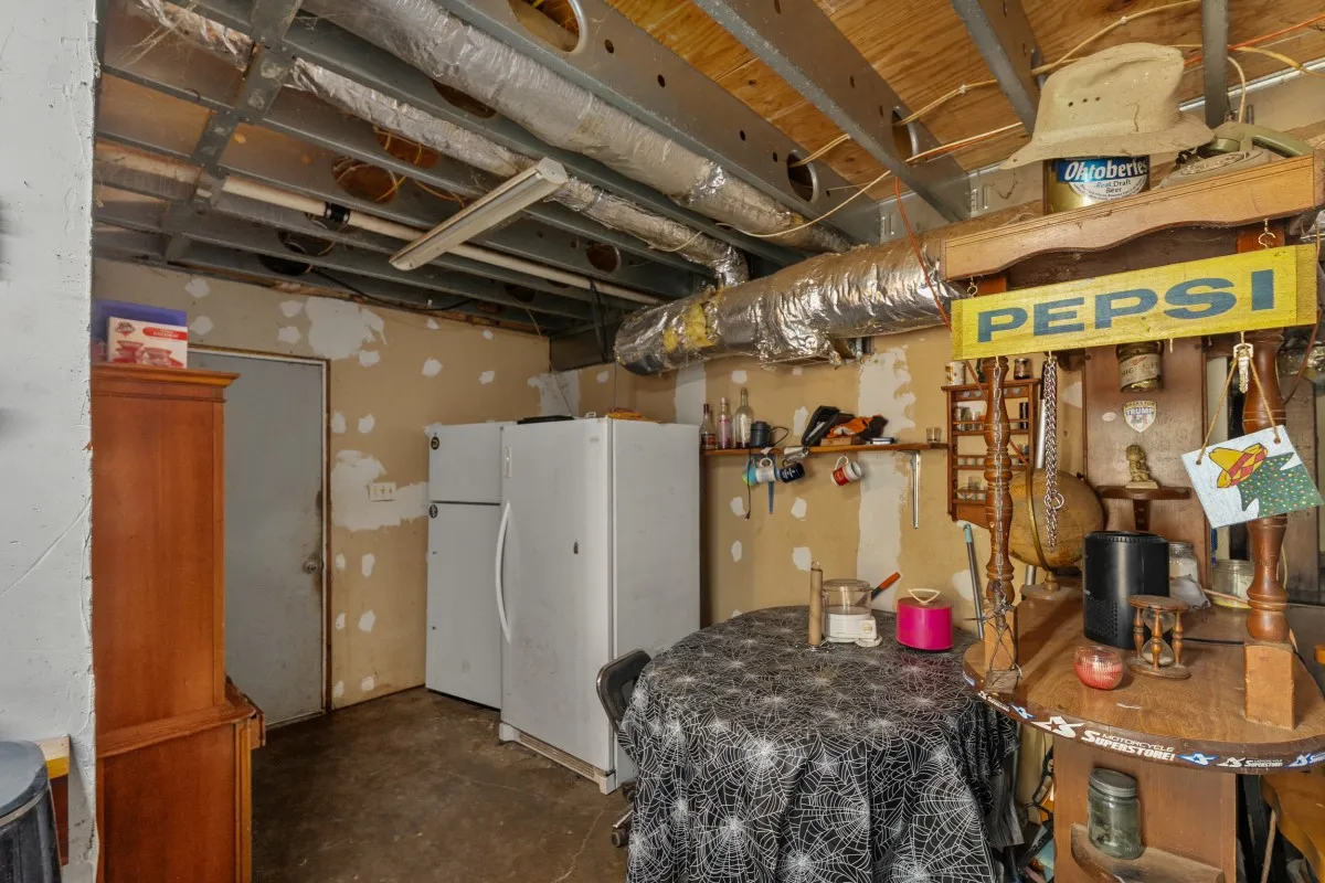 Single Family Residence For Sale in Kaufman County , 5562 Cedar Creek Drive, Kemp, Texas 75143, 4 Bedroom, 3 Bathroom, 4 Garage spaces, 1,980 Sqft, built in 2001, mls#21378881, Real Estate Agent in Kemp, Homes For Sale in Kaufman county, Homes For Sale in Kemp, Realtor in Kemp Texas, Real Estate Brokerage Independent Realty Texas, Luminita Cordes Realtor