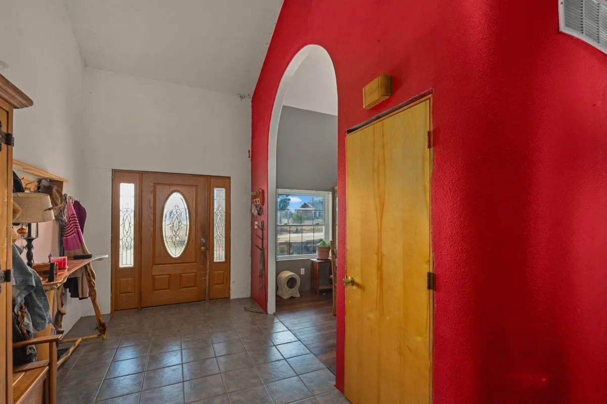 Single Family Residence For Sale in Kaufman County , 5562 Cedar Creek Drive, Kemp, Texas 75143, 4 Bedroom, 3 Bathroom, 4 Garage spaces, 1,980 Sqft, built in 2001, mls#21378881, Real Estate Agent in Kemp, Homes For Sale in Kaufman county, Homes For Sale in Kemp, Realtor in Kemp Texas, Real Estate Brokerage Independent Realty Texas, Luminita Cordes Realtor