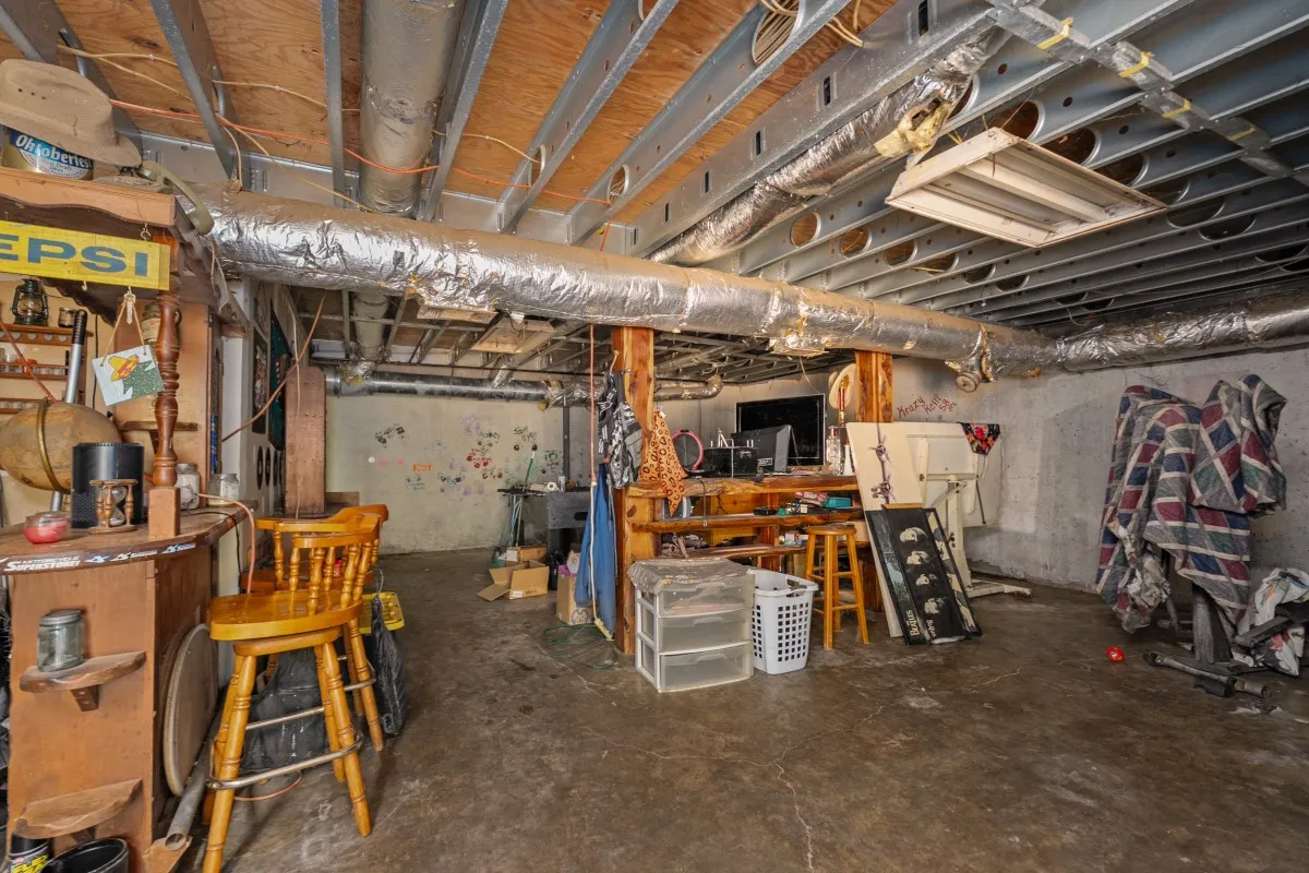 Single Family Residence For Sale in Kaufman County , 5562 Cedar Creek Drive, Kemp, Texas 75143, 4 Bedroom, 3 Bathroom, 4 Garage spaces, 1,980 Sqft, built in 2001, mls#21378881, Real Estate Agent in Kemp, Homes For Sale in Kaufman county, Homes For Sale in Kemp, Realtor in Kemp Texas, Real Estate Brokerage Independent Realty Texas, Luminita Cordes Realtor