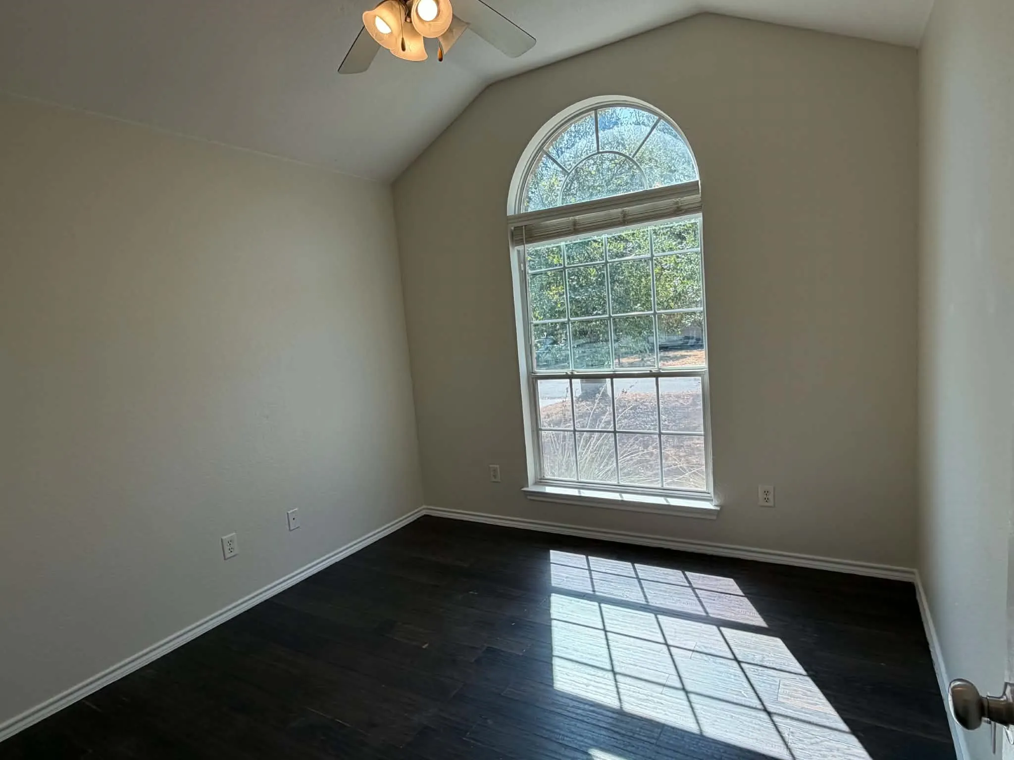 Single Family Residence For Sale in Erath County , 1231 W Hyman Street, Stephenville, Texas 76401, 3 Bedroom, 2 Bathroom, 4 Garage spaces, 1,252 Sqft, built in 2007, mls#21376650, Real Estate Agent in Stephenville, Homes For Sale in Erath county, Homes For Sale in Stephenville, Realtor in Stephenville Texas, Real Estate Brokerage Independent Realty Texas, Luminita Cordes Realtor
