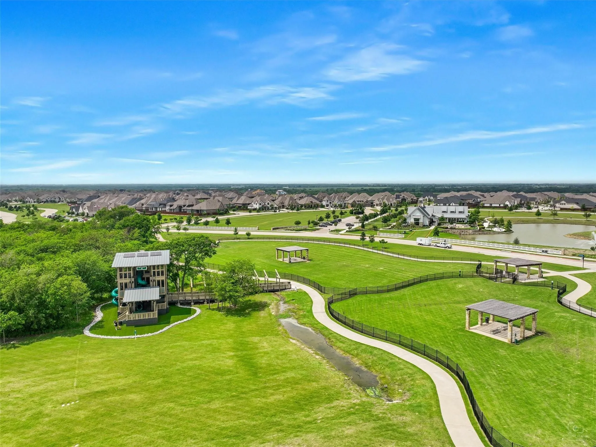 Single Family Residence For Sale in Denton County , 1904 Dappled Grey Avenue, Aubrey, Texas 76227, 3 Bedroom, 3 Bathroom, 2 Garage spaces, 1,972 Sqft, built in 2022, mls#21378973, Real Estate Agent in Aubrey, Homes For Sale in Denton county, Homes For Sale in Aubrey, Realtor in Aubrey Texas, Real Estate Brokerage Independent Realty Texas, Luminita Cordes Realtor