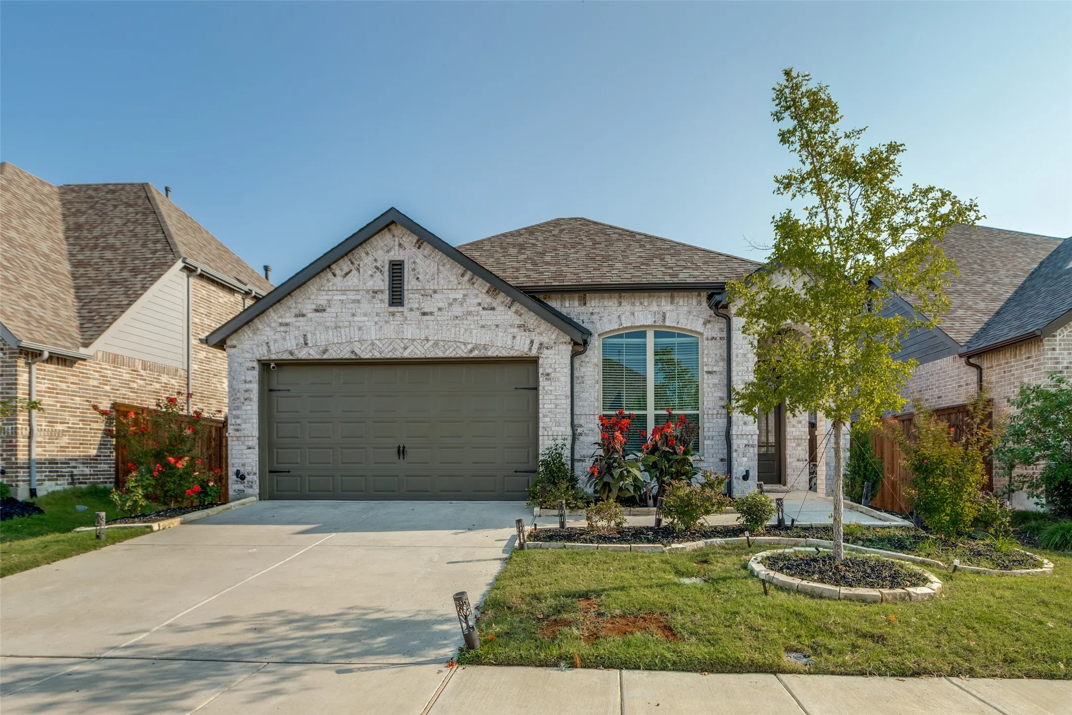 Single Family Residence For Sale in Denton County , 1904 Dappled Grey Avenue, Aubrey, Texas 76227, 3 Bedroom, 3 Bathroom, 2 Garage spaces, 1,972 Sqft, built in 2022, mls#21378973, Real Estate Agent in Aubrey, Homes For Sale in Denton county, Homes For Sale in Aubrey, Realtor in Aubrey Texas, Real Estate Brokerage Independent Realty Texas, Luminita Cordes Realtor