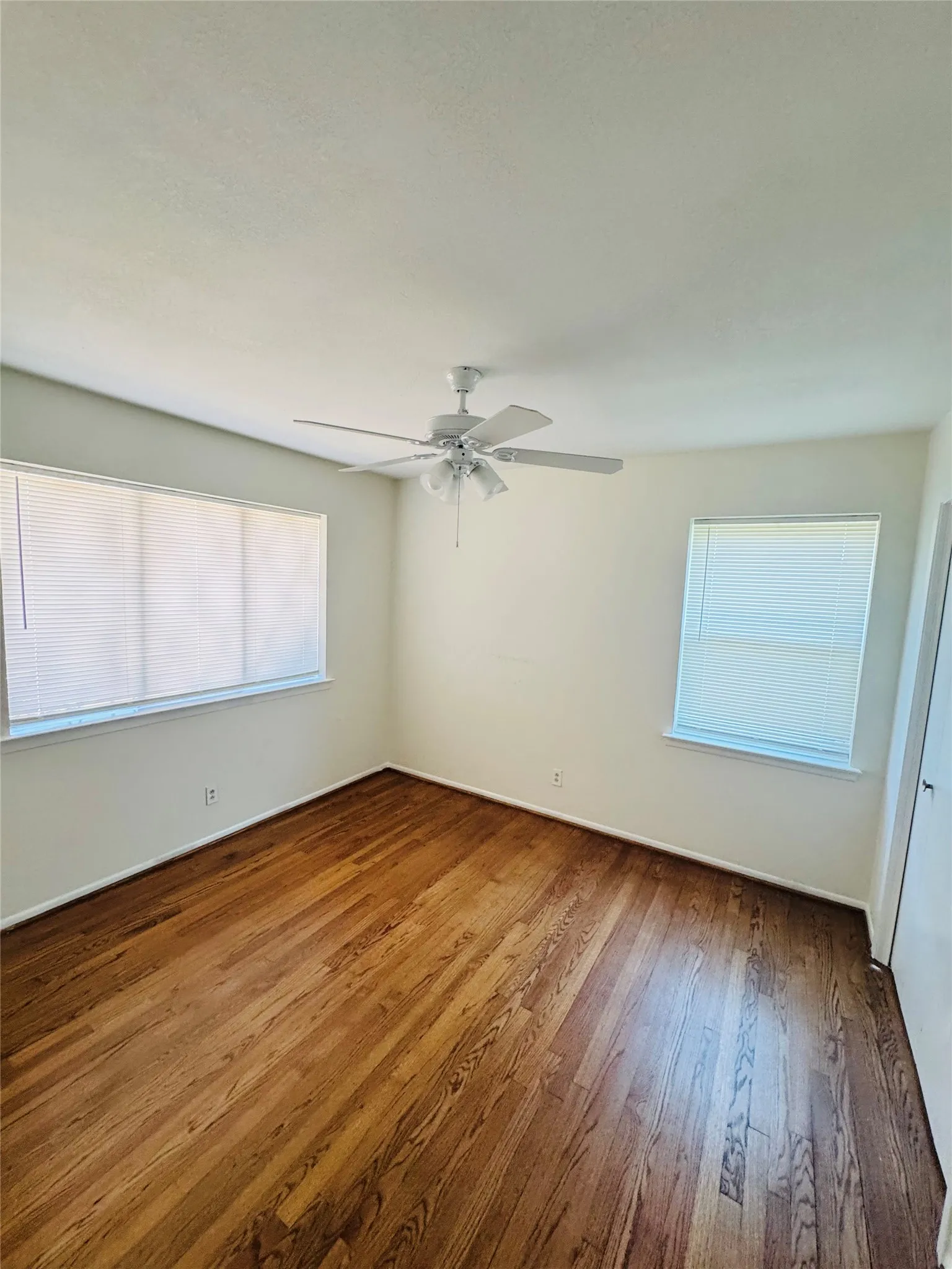 Single Family Residence For Rent in Dallas County , 1518 Carroll Drive, Garland, Texas 75041, 3 Bedroom, 2 Bathroom, 2 Garage spaces, 1,859 Sqft, built in 1968, mls#21378797, Real Estate Agent in Garland, Homes For Rent in Dallas county, Homes For Rent in Garland, Realtor in Garland Texas, Real Estate Brokerage Independent Realty Texas, Luminita Cordes Realtor