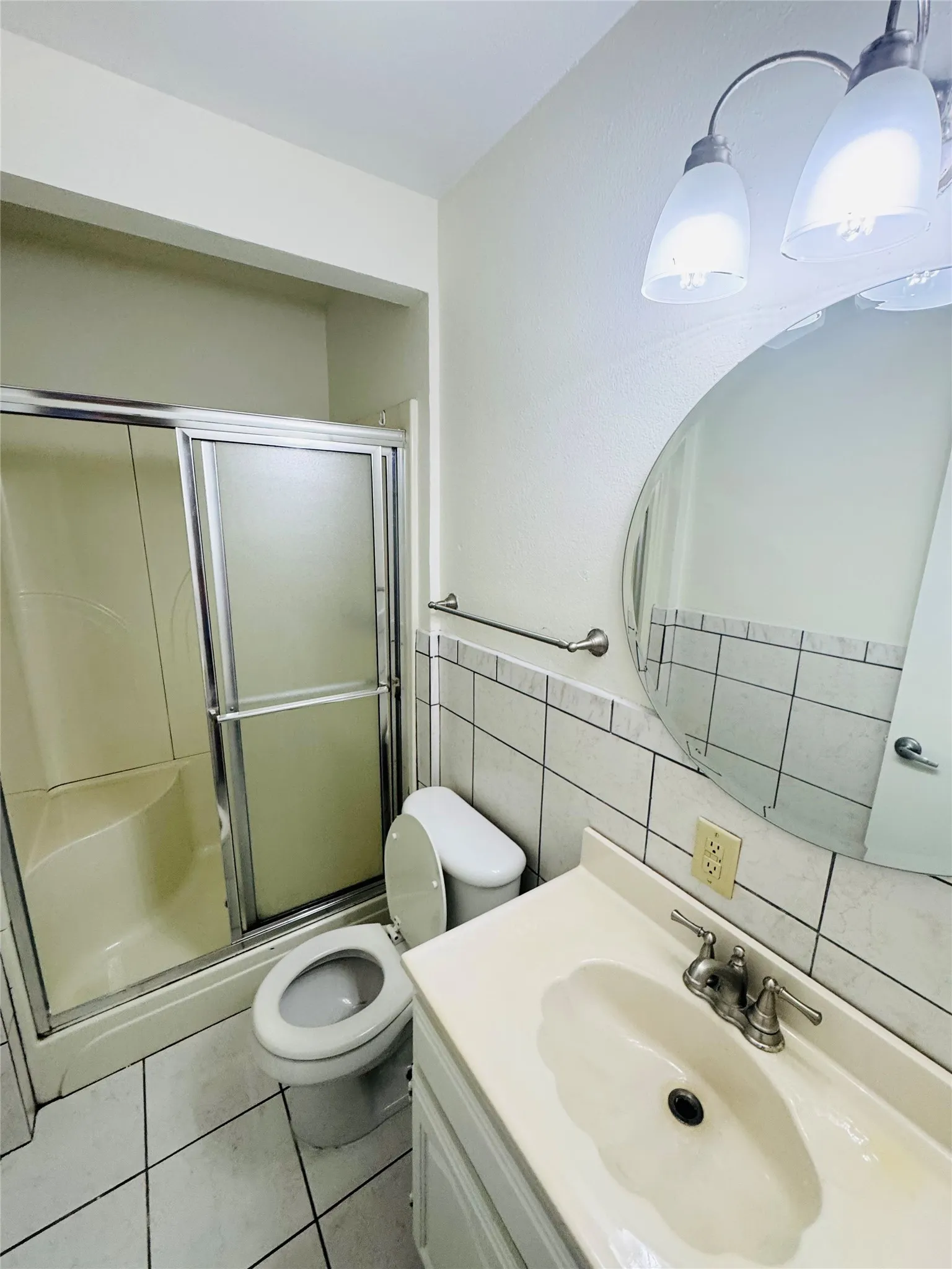 Single Family Residence For Rent in Dallas County , 1518 Carroll Drive, Garland, Texas 75041, 3 Bedroom, 2 Bathroom, 2 Garage spaces, 1,859 Sqft, built in 1968, mls#21378797, Real Estate Agent in Garland, Homes For Rent in Dallas county, Homes For Rent in Garland, Realtor in Garland Texas, Real Estate Brokerage Independent Realty Texas, Luminita Cordes Realtor