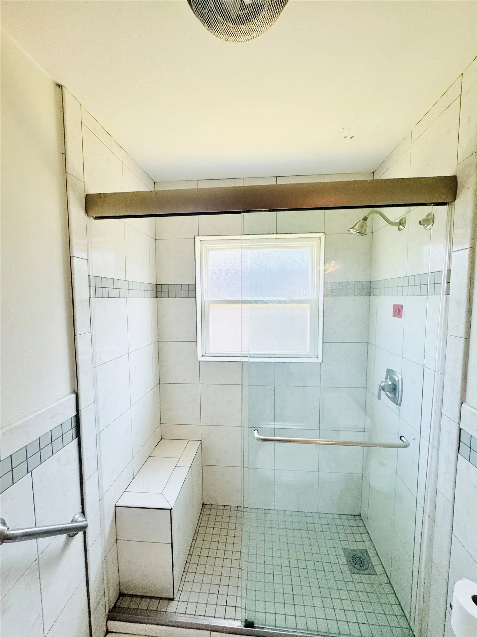 Single Family Residence For Rent in Dallas County , 1518 Carroll Drive, Garland, Texas 75041, 3 Bedroom, 2 Bathroom, 2 Garage spaces, 1,859 Sqft, built in 1968, mls#21378797, Real Estate Agent in Garland, Homes For Rent in Dallas county, Homes For Rent in Garland, Realtor in Garland Texas, Real Estate Brokerage Independent Realty Texas, Luminita Cordes Realtor