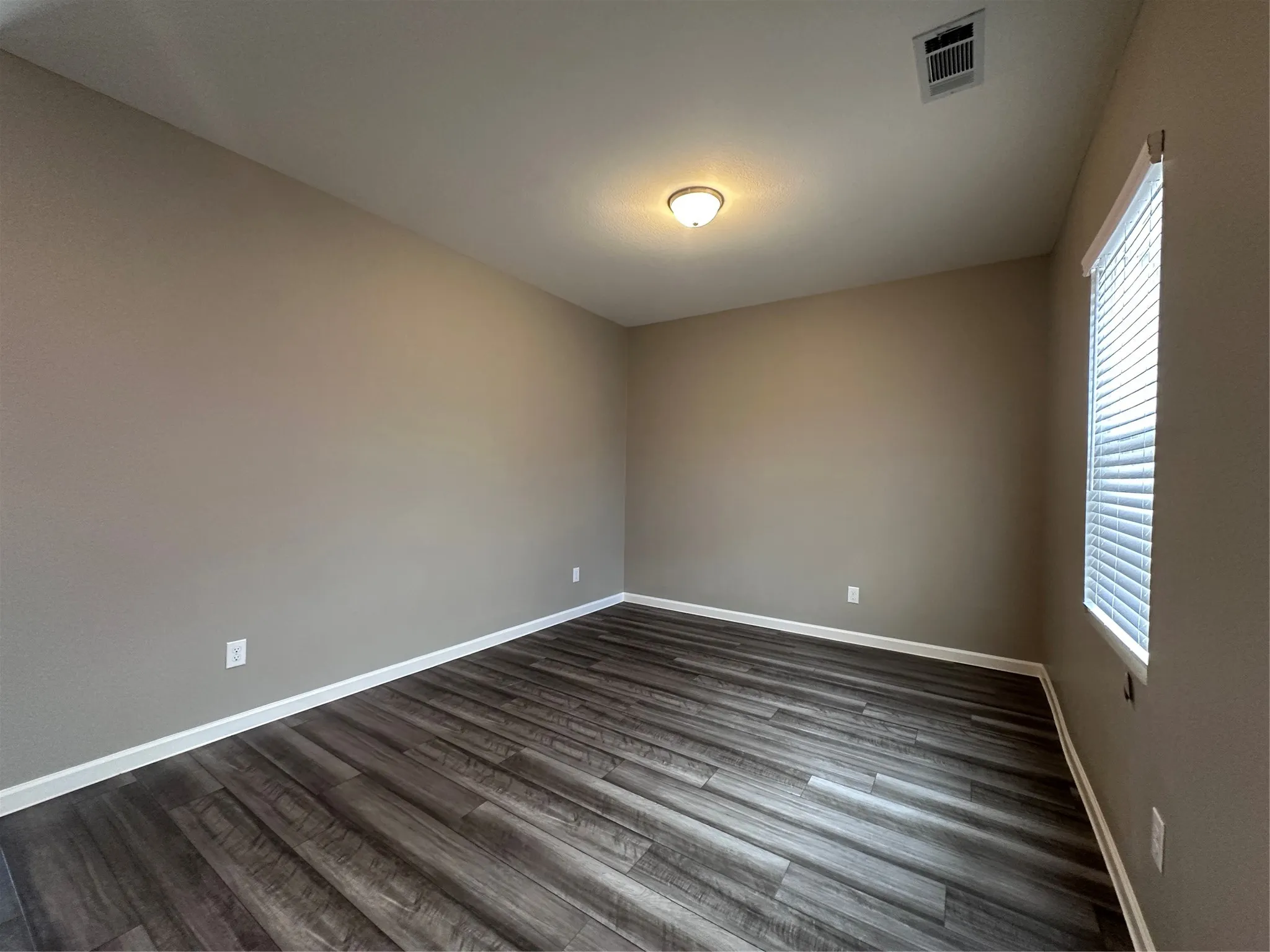 Single Family Residence For Sale in Tarrant County , 13400 Hiskey Drive, Fort Worth, Texas 76052, 4 Bedroom, 3 Bathroom, 2 Garage spaces, 2,116 Sqft, built in 2022, mls#21378938, Real Estate Agent in Fort Worth, Homes For Sale in Tarrant county, Homes For Sale in Fort Worth, Realtor in Fort Worth Texas, Real Estate Brokerage Independent Realty Texas, Luminita Cordes Realtor