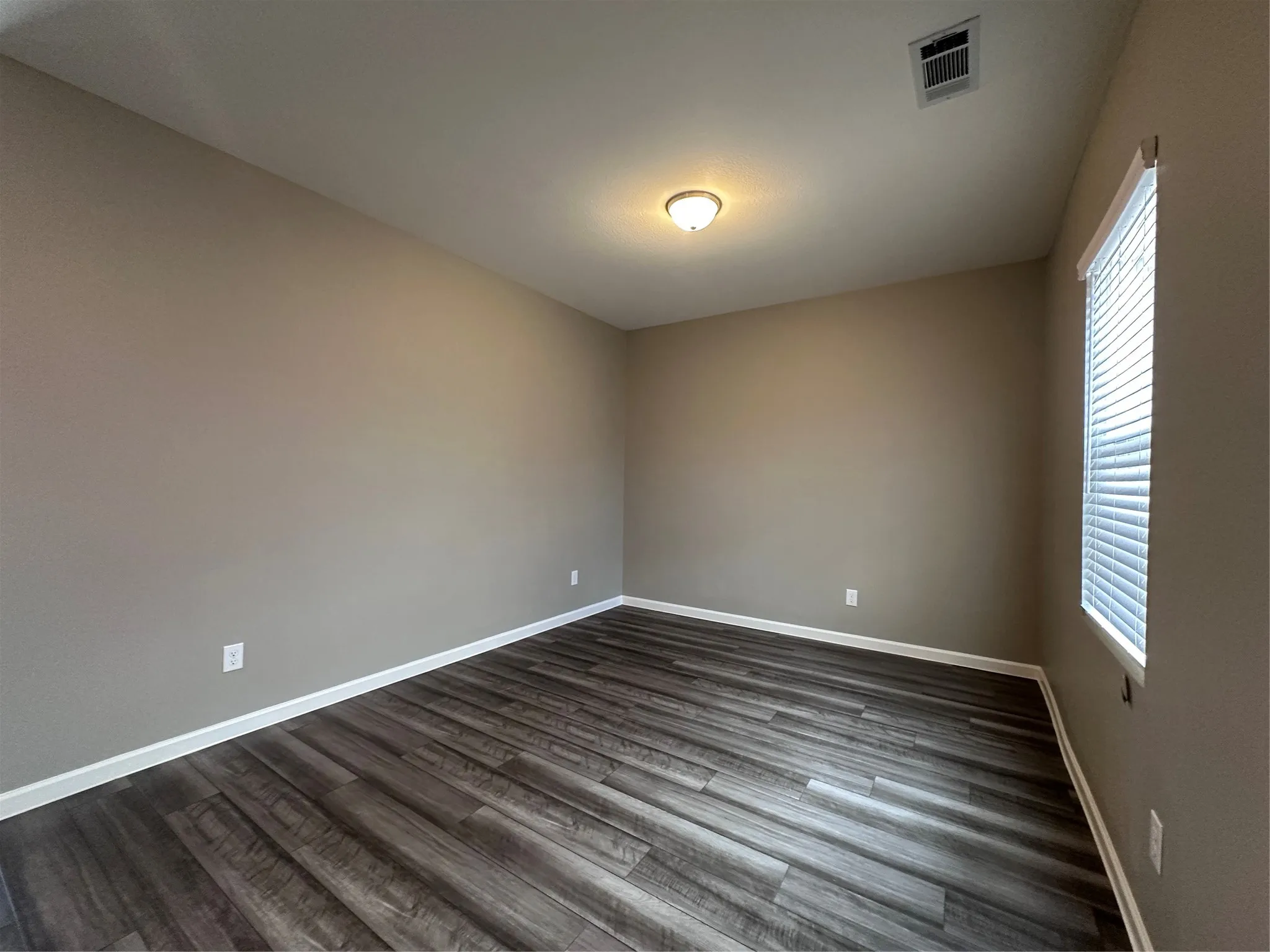 Single Family Residence For Sale in Tarrant County , 13400 Hiskey Drive, Fort Worth, Texas 76052, 4 Bedroom, 3 Bathroom, 2 Garage spaces, 2,116 Sqft, built in 2022, mls#21378938, Real Estate Agent in Fort Worth, Homes For Sale in Tarrant county, Homes For Sale in Fort Worth, Realtor in Fort Worth Texas, Real Estate Brokerage Independent Realty Texas, Luminita Cordes Realtor