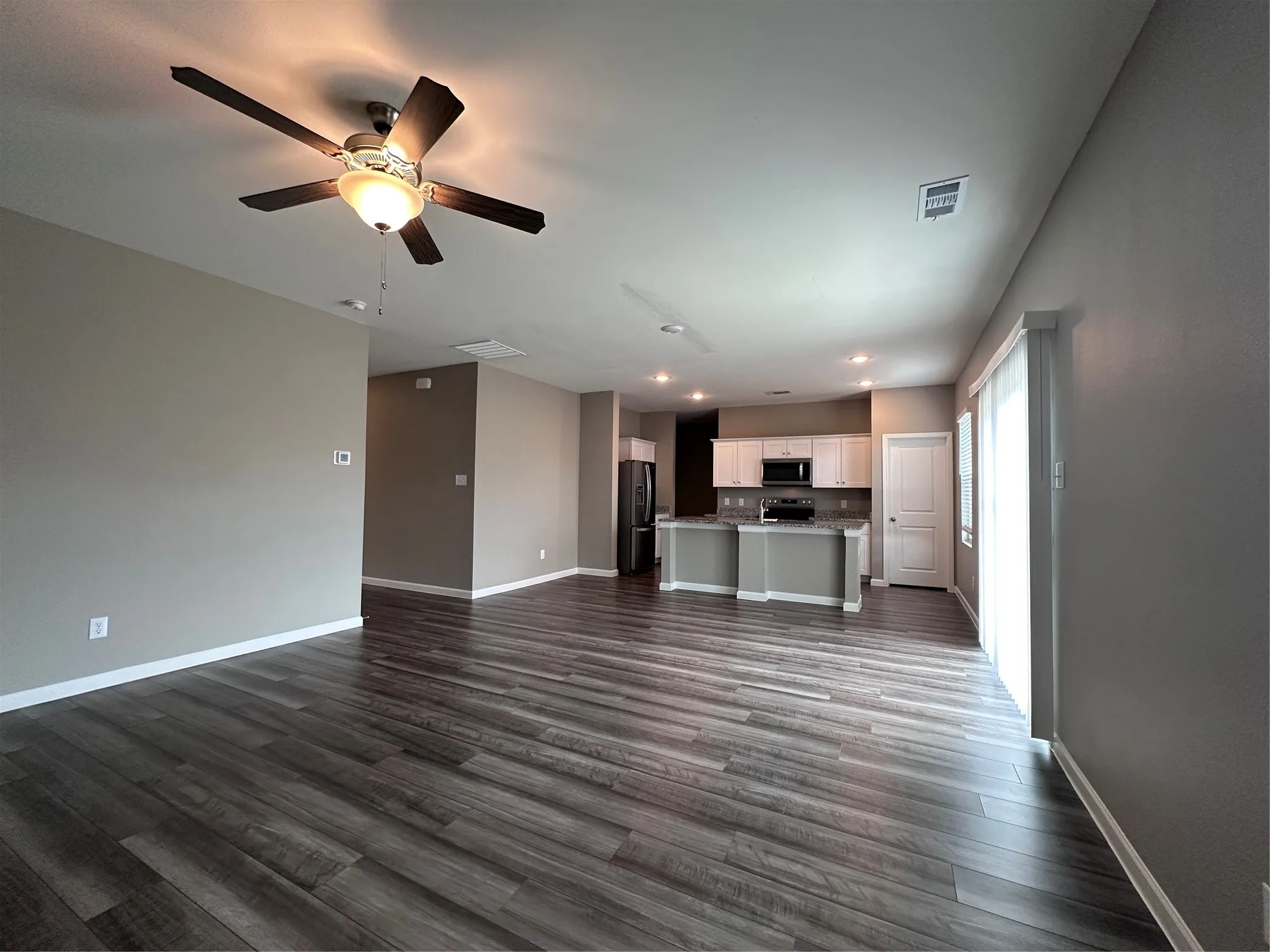 Single Family Residence For Sale in Tarrant County , 13400 Hiskey Drive, Fort Worth, Texas 76052, 4 Bedroom, 3 Bathroom, 2 Garage spaces, 2,116 Sqft, built in 2022, mls#21378938, Real Estate Agent in Fort Worth, Homes For Sale in Tarrant county, Homes For Sale in Fort Worth, Realtor in Fort Worth Texas, Real Estate Brokerage Independent Realty Texas, Luminita Cordes Realtor