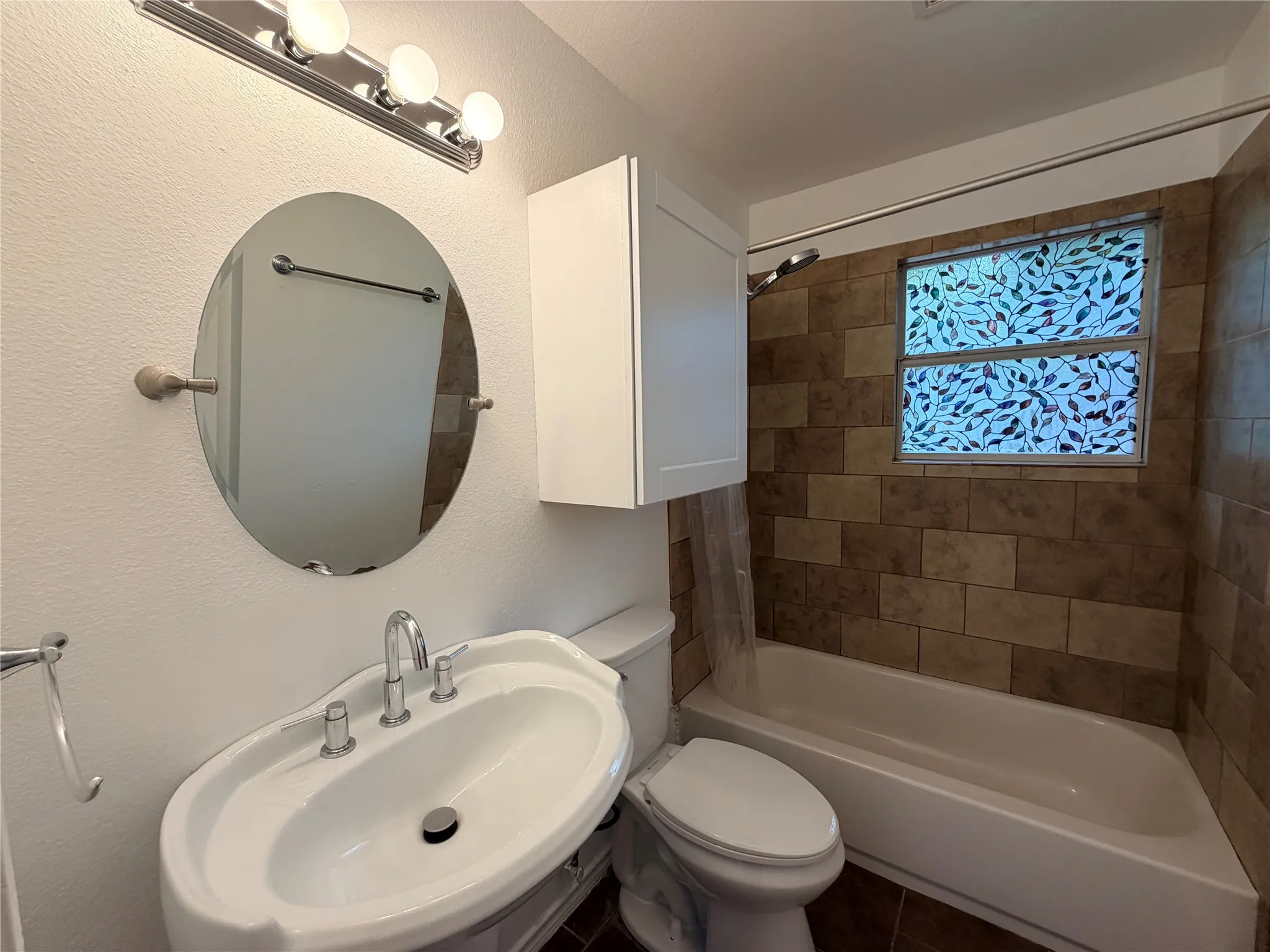 Single Family Residence For Rent in Tarrant County , 1013 W Tucker Boulevard, Arlington, Texas 76013, 4 Bedroom, 1 Bathroom, Garage spaces, 1,178 Sqft, built in 1955, mls#21378719, Real Estate Agent in Arlington, Homes For Rent in Tarrant county, Homes For Rent in Arlington, Realtor in Arlington Texas, Real Estate Brokerage Independent Realty Texas, Luminita Cordes Realtor