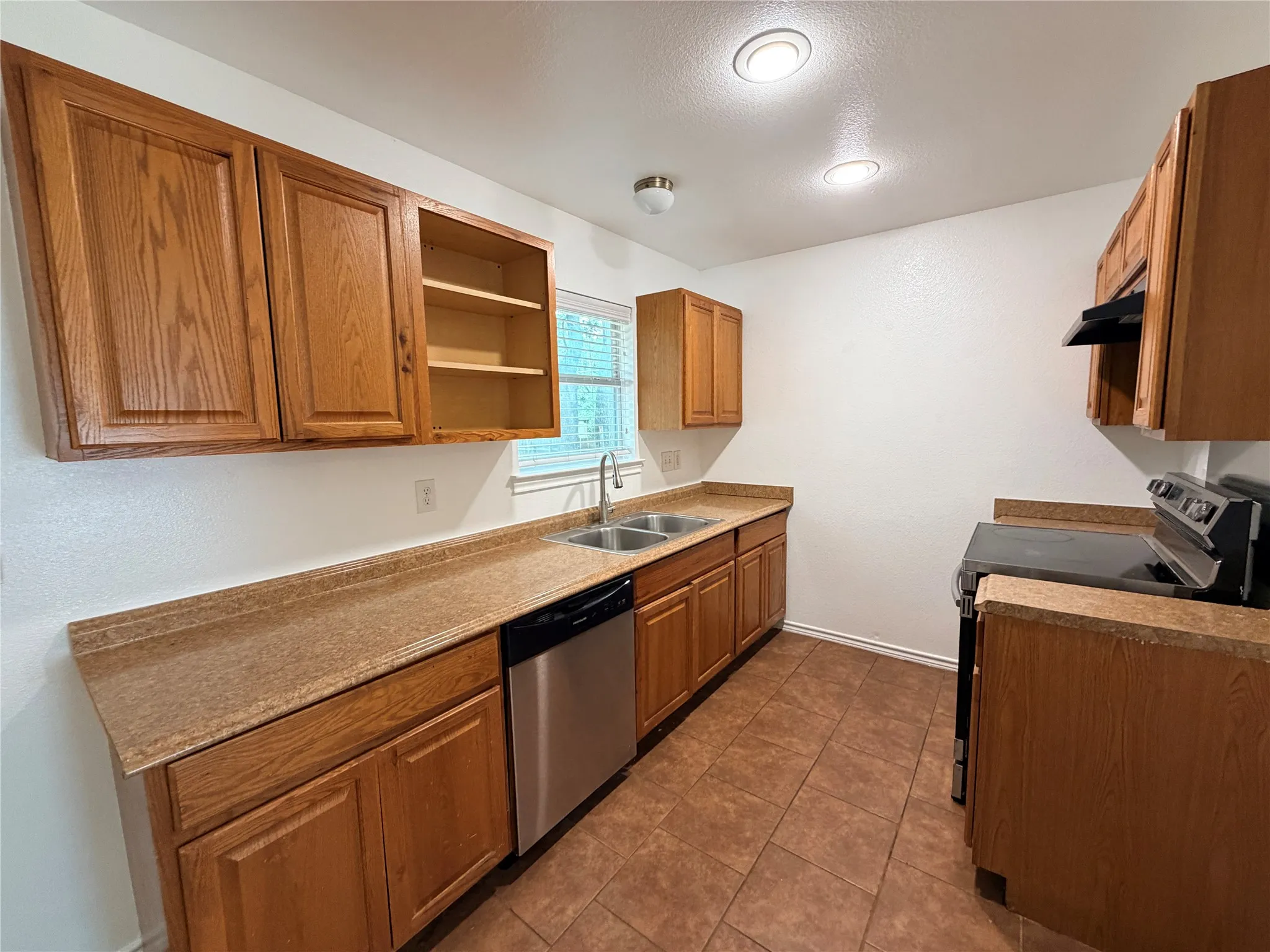 Single Family Residence For Rent in Tarrant County , 1013 W Tucker Boulevard, Arlington, Texas 76013, 4 Bedroom, 1 Bathroom, Garage spaces, 1,178 Sqft, built in 1955, mls#21378719, Real Estate Agent in Arlington, Homes For Rent in Tarrant county, Homes For Rent in Arlington, Realtor in Arlington Texas, Real Estate Brokerage Independent Realty Texas, Luminita Cordes Realtor