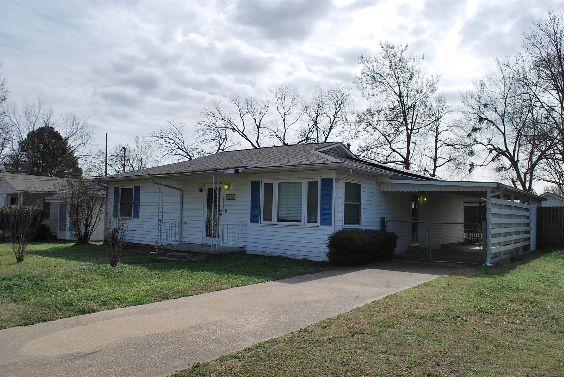 Single Family Residence For Rent in Grayson County , 2604 W Johnson Street, Denison, Texas 75020, 2 Bedroom, 2 Bathroom, Garage spaces, 1,411 Sqft, built in 1959, mls#21378975, Real Estate Agent in Denison, Homes For Rent in Grayson county, Homes For Rent in Denison, Realtor in Denison Texas, Real Estate Brokerage Independent Realty Texas, Luminita Cordes Realtor