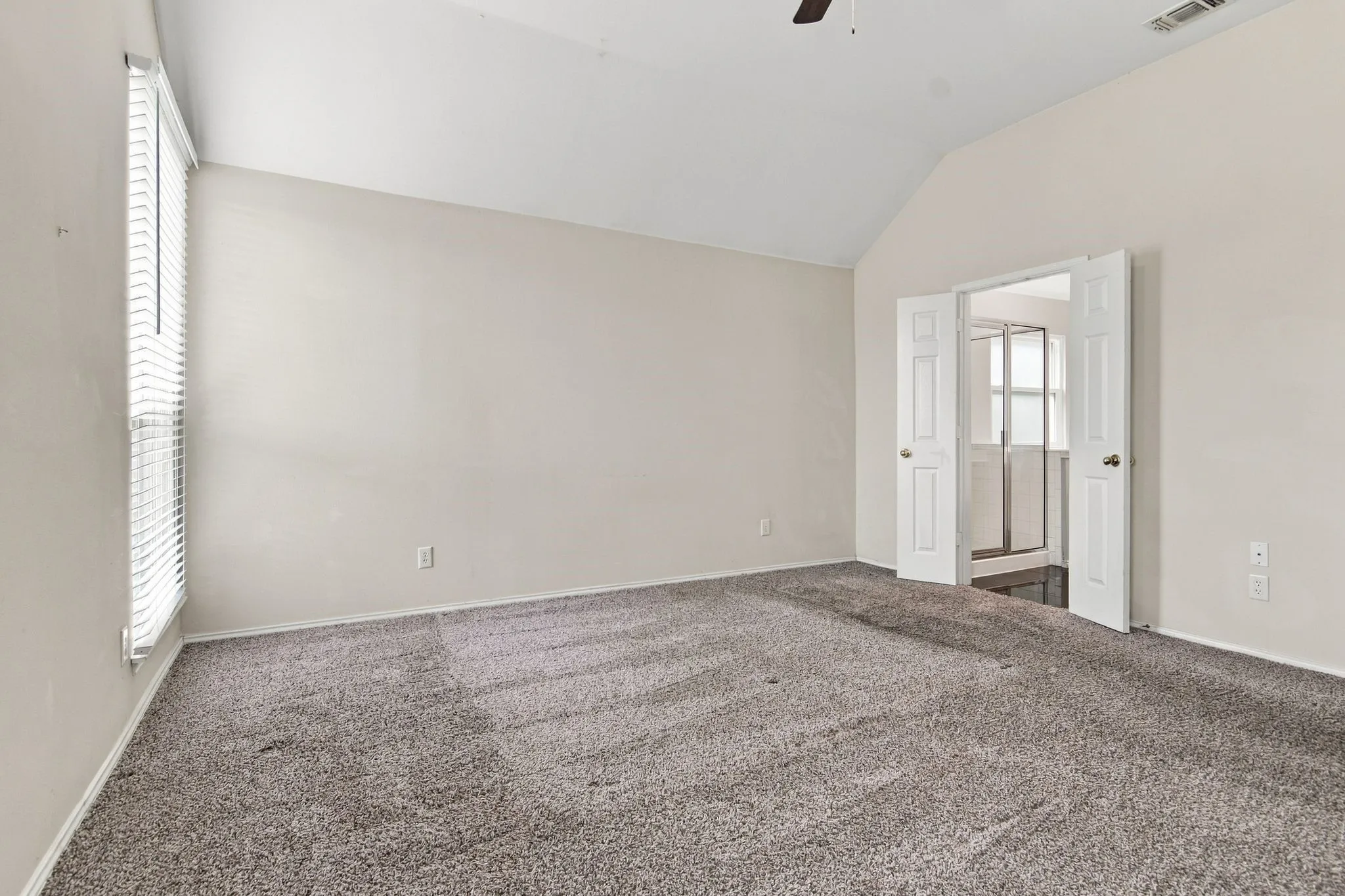 Single Family Residence For Sale in Tarrant County , 9108 Saranac Trail, Fort Worth, Texas 76118, 3 Bedroom, 2 Bathroom, 2 Garage spaces, 1,805 Sqft, built in 2000, mls#21375780, Real Estate Agent in Fort Worth, Homes For Sale in Tarrant county, Homes For Sale in Fort Worth, Realtor in Fort Worth Texas, Real Estate Brokerage Independent Realty Texas, Luminita Cordes Realtor