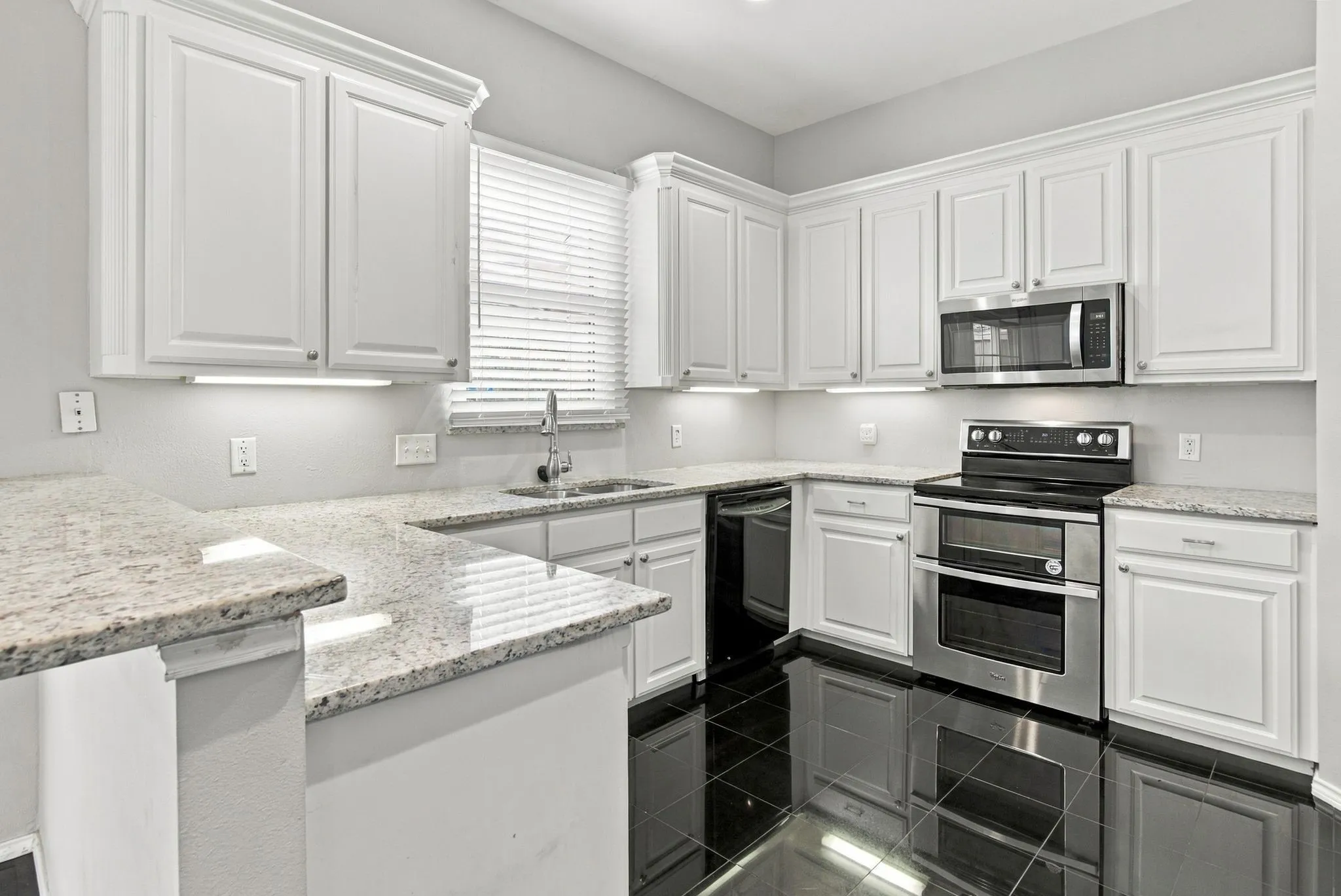 Single Family Residence For Sale in Tarrant County , 9108 Saranac Trail, Fort Worth, Texas 76118, 3 Bedroom, 2 Bathroom, 2 Garage spaces, 1,805 Sqft, built in 2000, mls#21375780, Real Estate Agent in Fort Worth, Homes For Sale in Tarrant county, Homes For Sale in Fort Worth, Realtor in Fort Worth Texas, Real Estate Brokerage Independent Realty Texas, Luminita Cordes Realtor