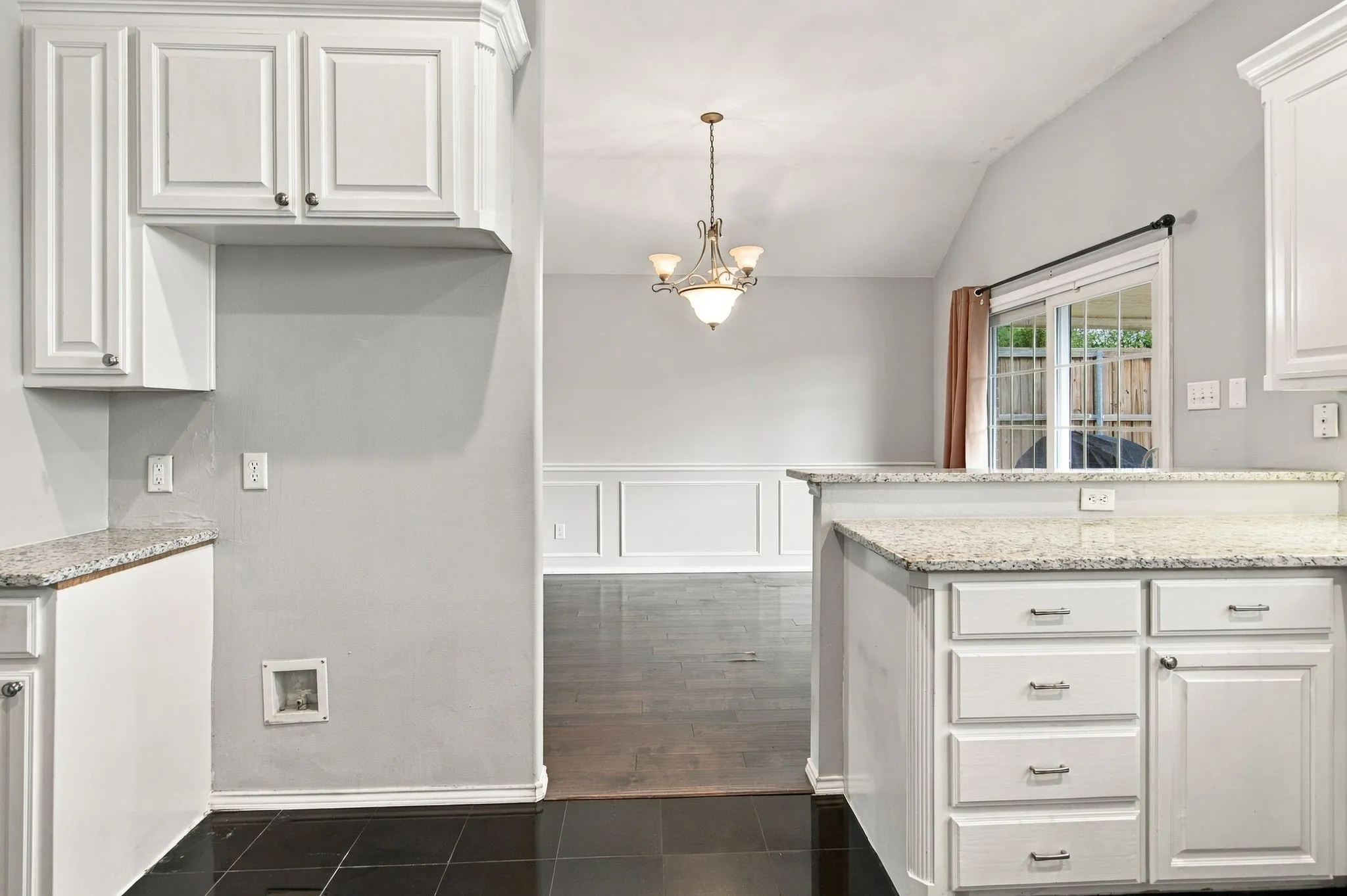 Single Family Residence For Sale in Tarrant County , 9108 Saranac Trail, Fort Worth, Texas 76118, 3 Bedroom, 2 Bathroom, 2 Garage spaces, 1,805 Sqft, built in 2000, mls#21375780, Real Estate Agent in Fort Worth, Homes For Sale in Tarrant county, Homes For Sale in Fort Worth, Realtor in Fort Worth Texas, Real Estate Brokerage Independent Realty Texas, Luminita Cordes Realtor