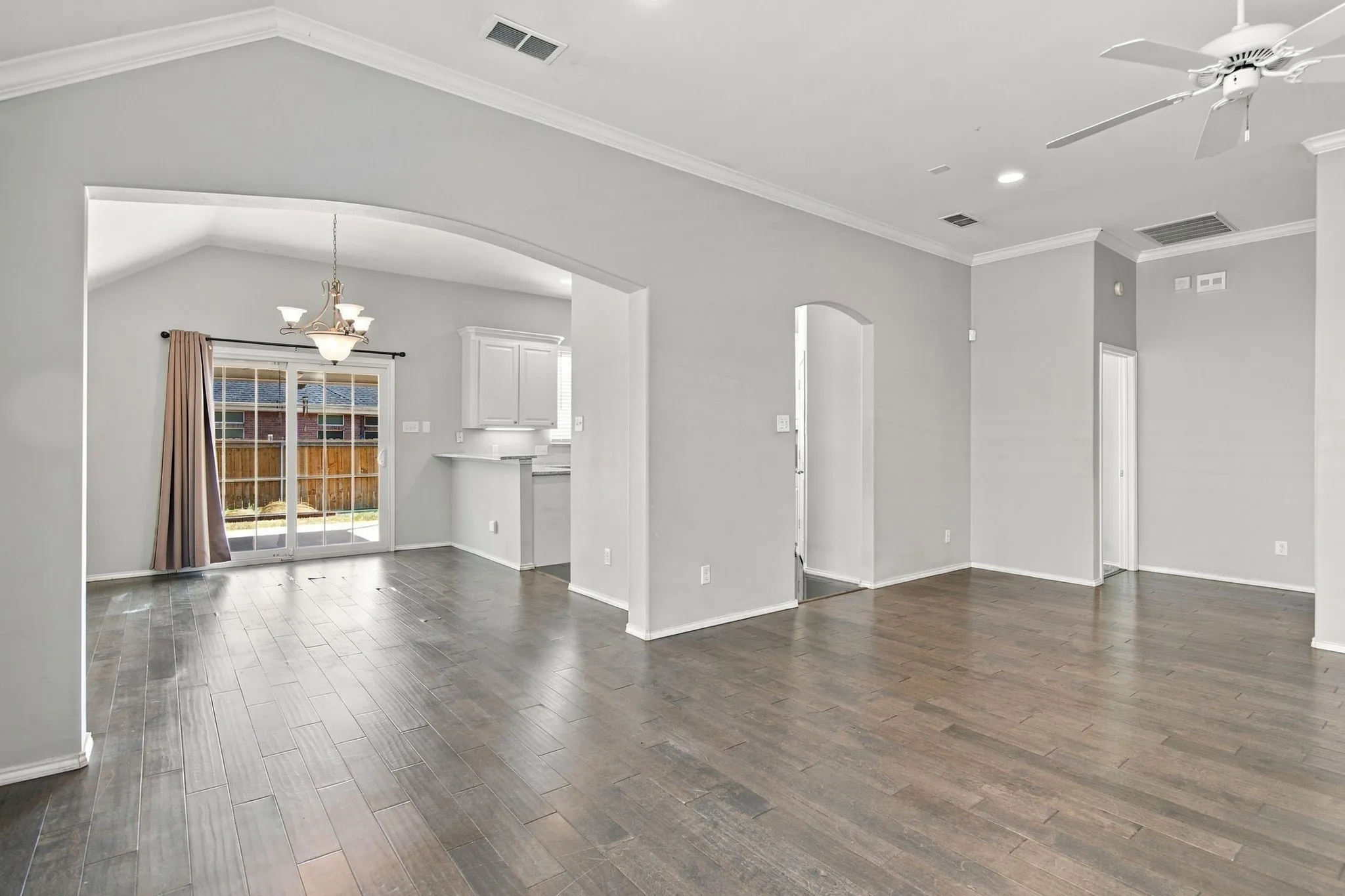 Single Family Residence For Sale in Tarrant County , 9108 Saranac Trail, Fort Worth, Texas 76118, 3 Bedroom, 2 Bathroom, 2 Garage spaces, 1,805 Sqft, built in 2000, mls#21375780, Real Estate Agent in Fort Worth, Homes For Sale in Tarrant county, Homes For Sale in Fort Worth, Realtor in Fort Worth Texas, Real Estate Brokerage Independent Realty Texas, Luminita Cordes Realtor