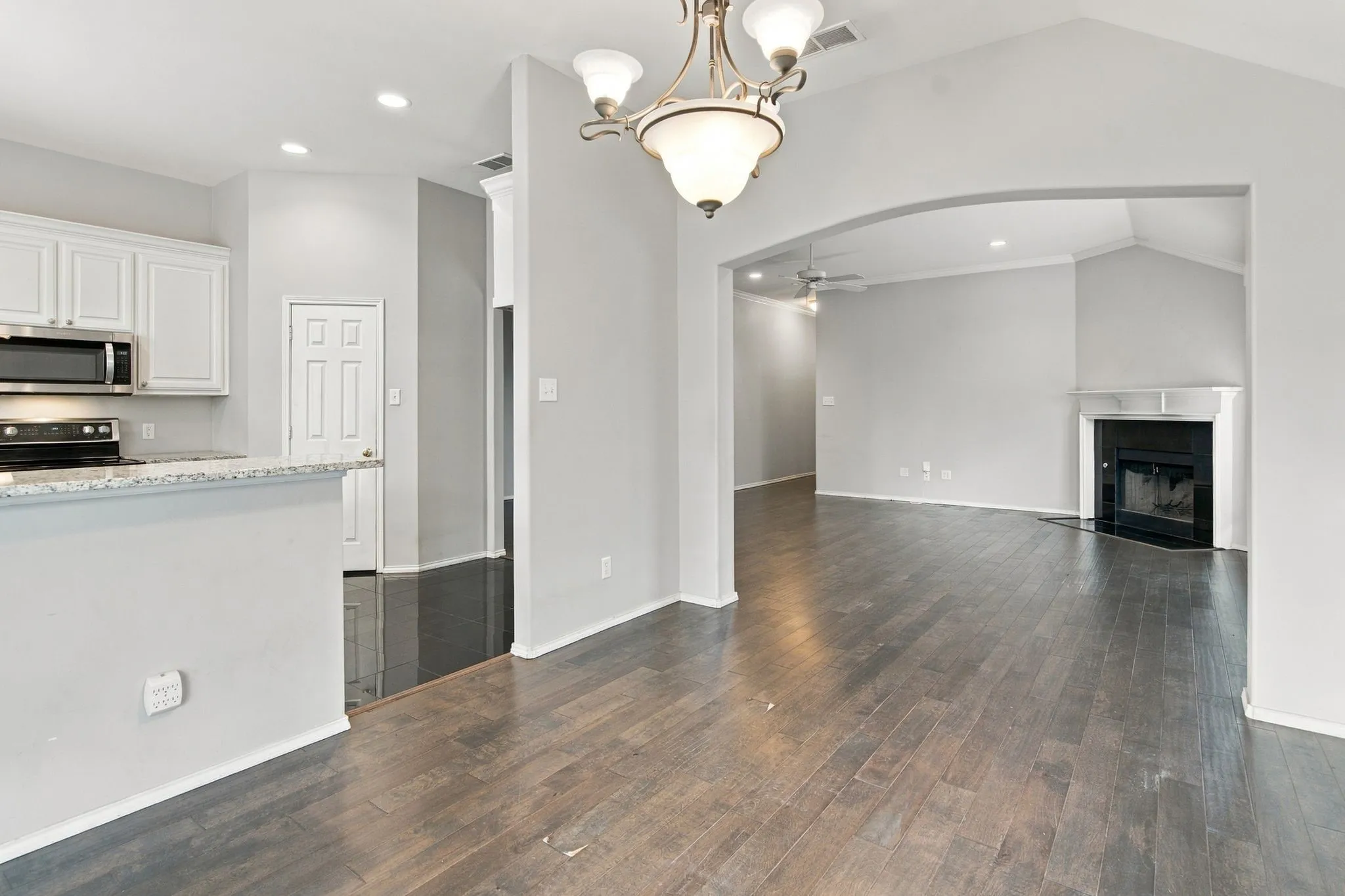Single Family Residence For Sale in Tarrant County , 9108 Saranac Trail, Fort Worth, Texas 76118, 3 Bedroom, 2 Bathroom, 2 Garage spaces, 1,805 Sqft, built in 2000, mls#21375780, Real Estate Agent in Fort Worth, Homes For Sale in Tarrant county, Homes For Sale in Fort Worth, Realtor in Fort Worth Texas, Real Estate Brokerage Independent Realty Texas, Luminita Cordes Realtor