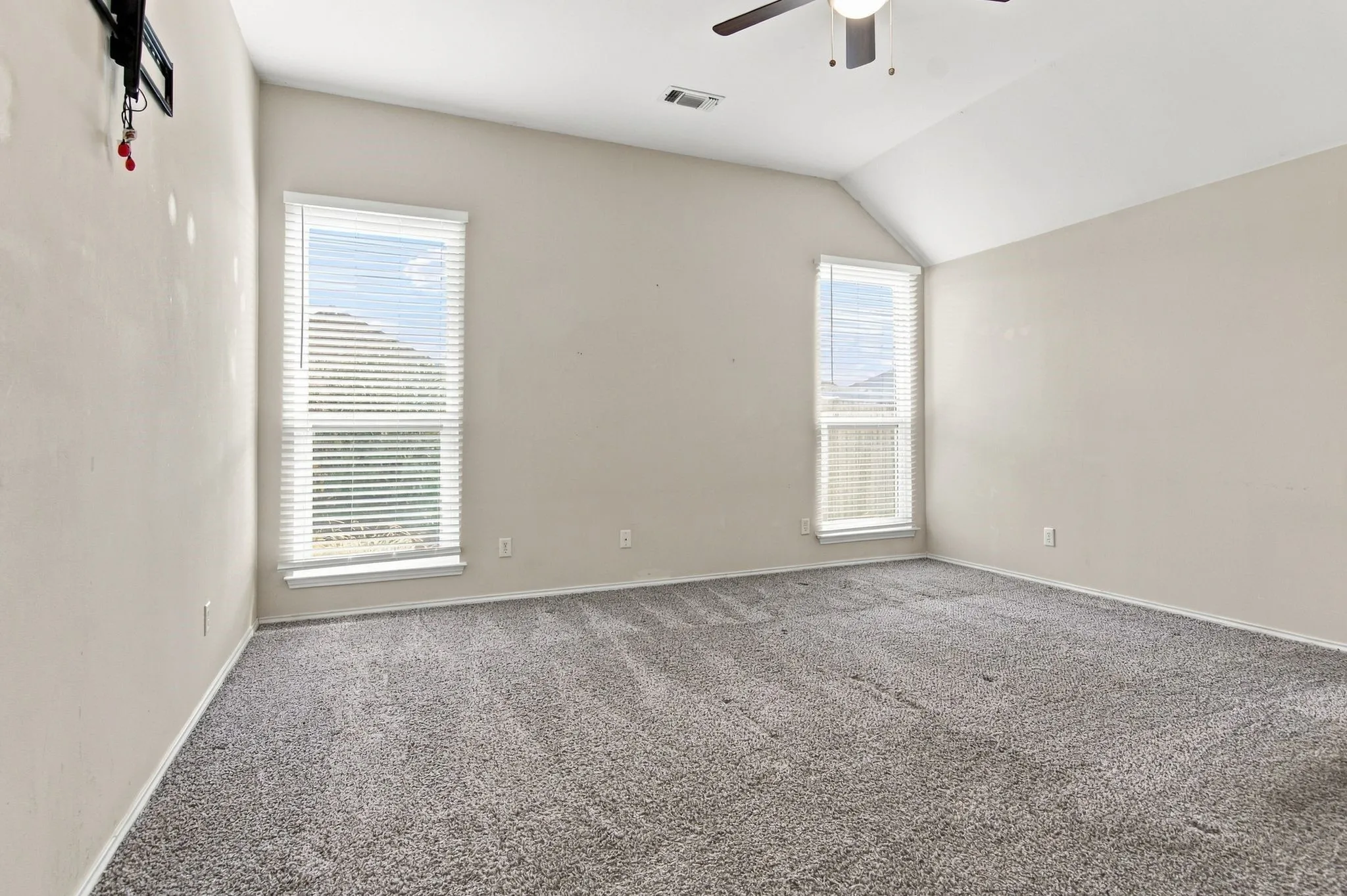 Single Family Residence For Sale in Tarrant County , 9108 Saranac Trail, Fort Worth, Texas 76118, 3 Bedroom, 2 Bathroom, 2 Garage spaces, 1,805 Sqft, built in 2000, mls#21375780, Real Estate Agent in Fort Worth, Homes For Sale in Tarrant county, Homes For Sale in Fort Worth, Realtor in Fort Worth Texas, Real Estate Brokerage Independent Realty Texas, Luminita Cordes Realtor