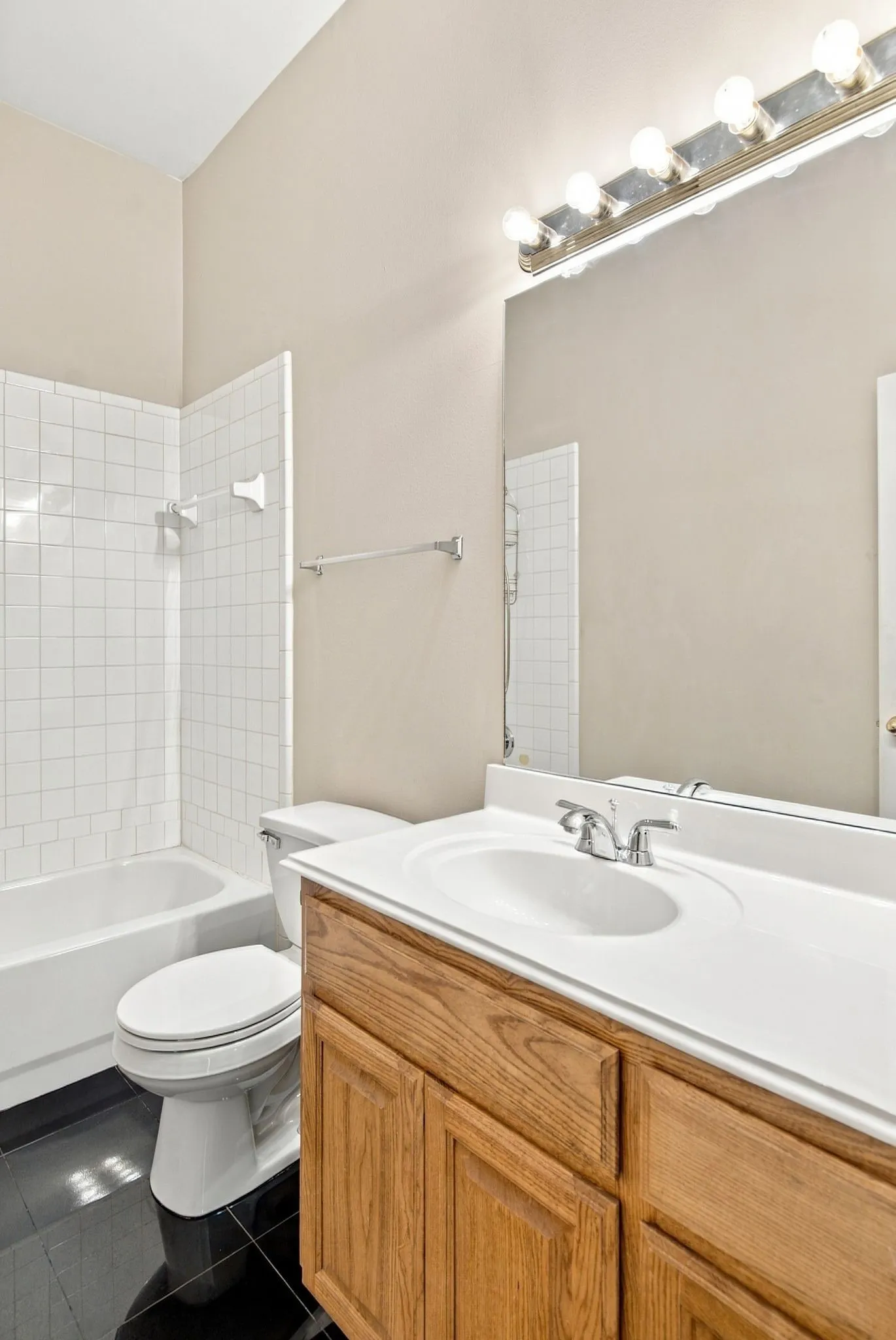 Single Family Residence For Sale in Tarrant County , 9108 Saranac Trail, Fort Worth, Texas 76118, 3 Bedroom, 2 Bathroom, 2 Garage spaces, 1,805 Sqft, built in 2000, mls#21375780, Real Estate Agent in Fort Worth, Homes For Sale in Tarrant county, Homes For Sale in Fort Worth, Realtor in Fort Worth Texas, Real Estate Brokerage Independent Realty Texas, Luminita Cordes Realtor