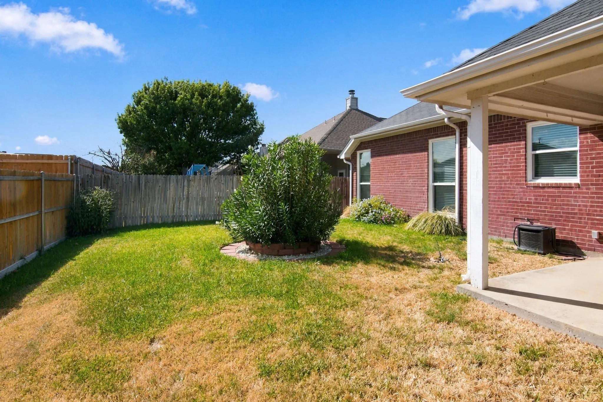 Single Family Residence For Sale in Tarrant County , 9108 Saranac Trail, Fort Worth, Texas 76118, 3 Bedroom, 2 Bathroom, 2 Garage spaces, 1,805 Sqft, built in 2000, mls#21375780, Real Estate Agent in Fort Worth, Homes For Sale in Tarrant county, Homes For Sale in Fort Worth, Realtor in Fort Worth Texas, Real Estate Brokerage Independent Realty Texas, Luminita Cordes Realtor