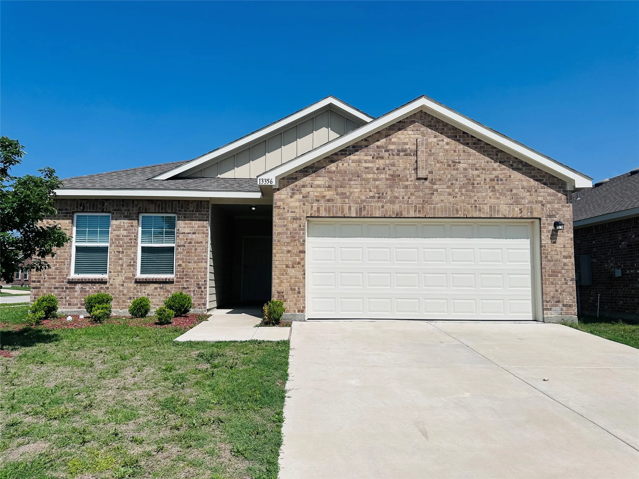 Single Family Residence For Sale in Tarrant County , 13356 Hiskey Drive, Fort Worth, Texas 76052, 4 Bedroom, 2 Bathroom, 2 Garage spaces, 1,927 Sqft, built in 2022, mls#21378939, Real Estate Agent in Fort Worth, Homes For Sale in Tarrant county, Homes For Sale in Fort Worth, Realtor in Fort Worth Texas, Real Estate Brokerage Independent Realty Texas, Luminita Cordes Realtor