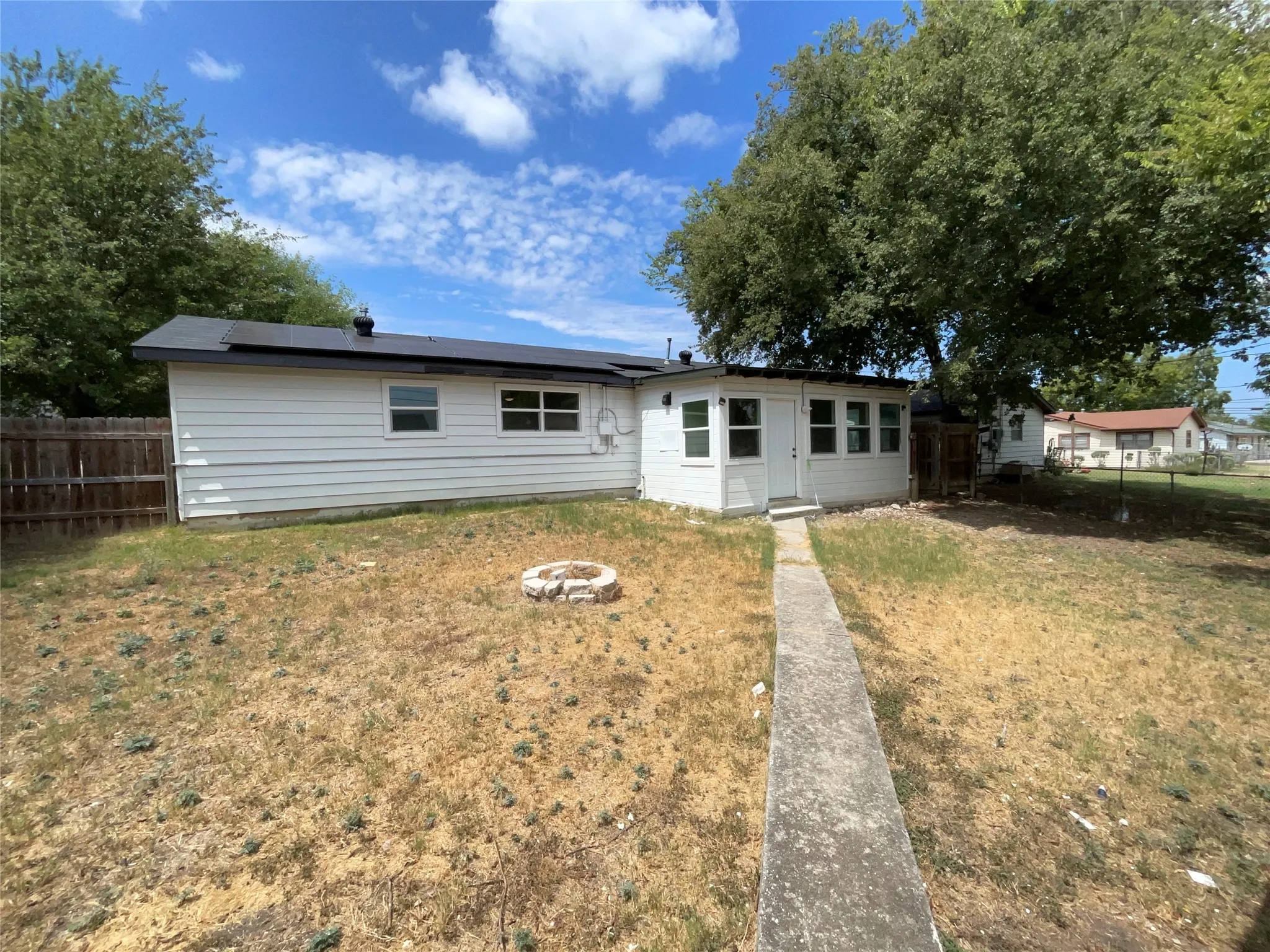 Single Family Residence For Sale in Coryell County , 1007 S 25th Street, Copperas Cove, Texas 76522, 4 Bedroom, 2 Bathroom, Garage spaces, 1,424 Sqft, built in 1976, mls#21297886, Real Estate Agent in Copperas Cove, Homes For Sale in Coryell county, Homes For Sale in Copperas Cove, Realtor in Copperas Cove Texas, Real Estate Brokerage Independent Realty Texas, Luminita Cordes Realtor