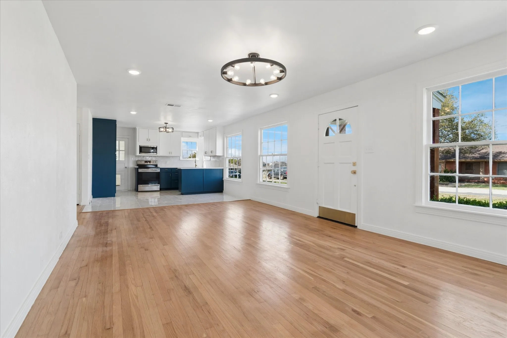 Single Family Residence For Rent in Collin County , 602 W Pecan Street, Celina, Texas 75009, 3 Bedroom, 1 Bathroom, 1 Garage spaces, 1,284 Sqft, built in 1950, mls#21378985, Real Estate Agent in Celina, Homes For Rent in Collin county, Homes For Rent in Celina, Realtor in Celina Texas, Real Estate Brokerage Independent Realty Texas, Luminita Cordes Realtor