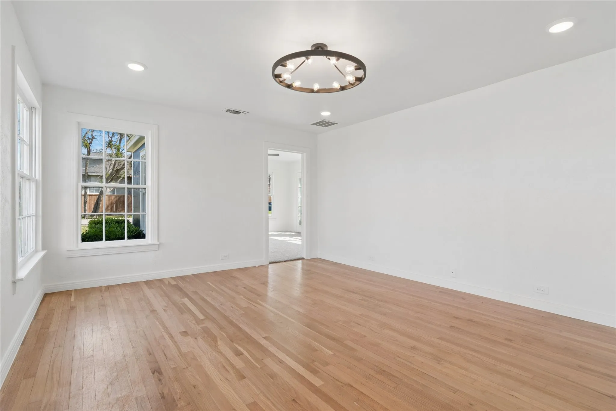 Single Family Residence For Rent in Collin County , 602 W Pecan Street, Celina, Texas 75009, 3 Bedroom, 1 Bathroom, 1 Garage spaces, 1,284 Sqft, built in 1950, mls#21378985, Real Estate Agent in Celina, Homes For Rent in Collin county, Homes For Rent in Celina, Realtor in Celina Texas, Real Estate Brokerage Independent Realty Texas, Luminita Cordes Realtor
