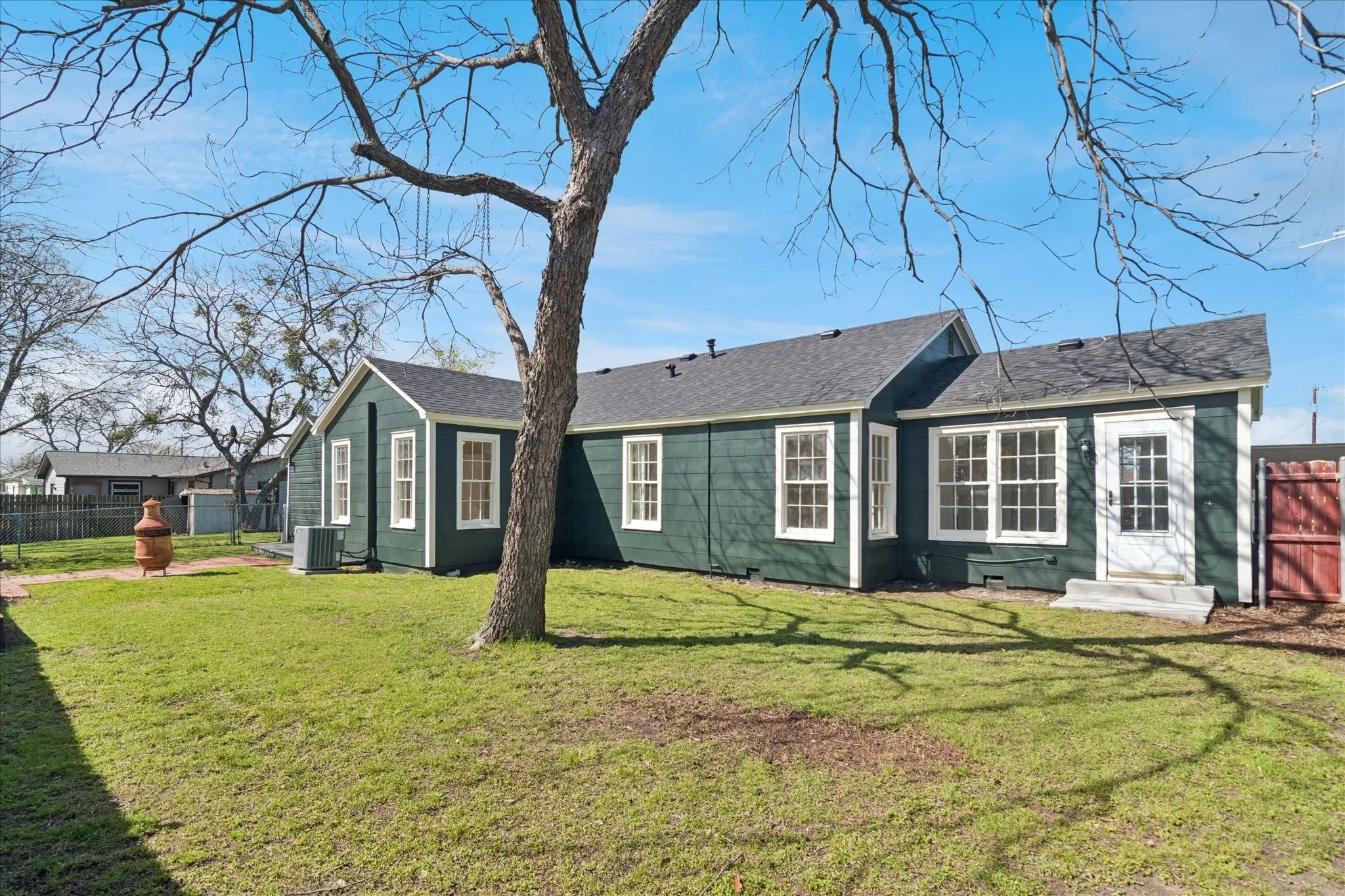 Single Family Residence For Rent in Collin County , 602 W Pecan Street, Celina, Texas 75009, 3 Bedroom, 1 Bathroom, 1 Garage spaces, 1,284 Sqft, built in 1950, mls#21378985, Real Estate Agent in Celina, Homes For Rent in Collin county, Homes For Rent in Celina, Realtor in Celina Texas, Real Estate Brokerage Independent Realty Texas, Luminita Cordes Realtor