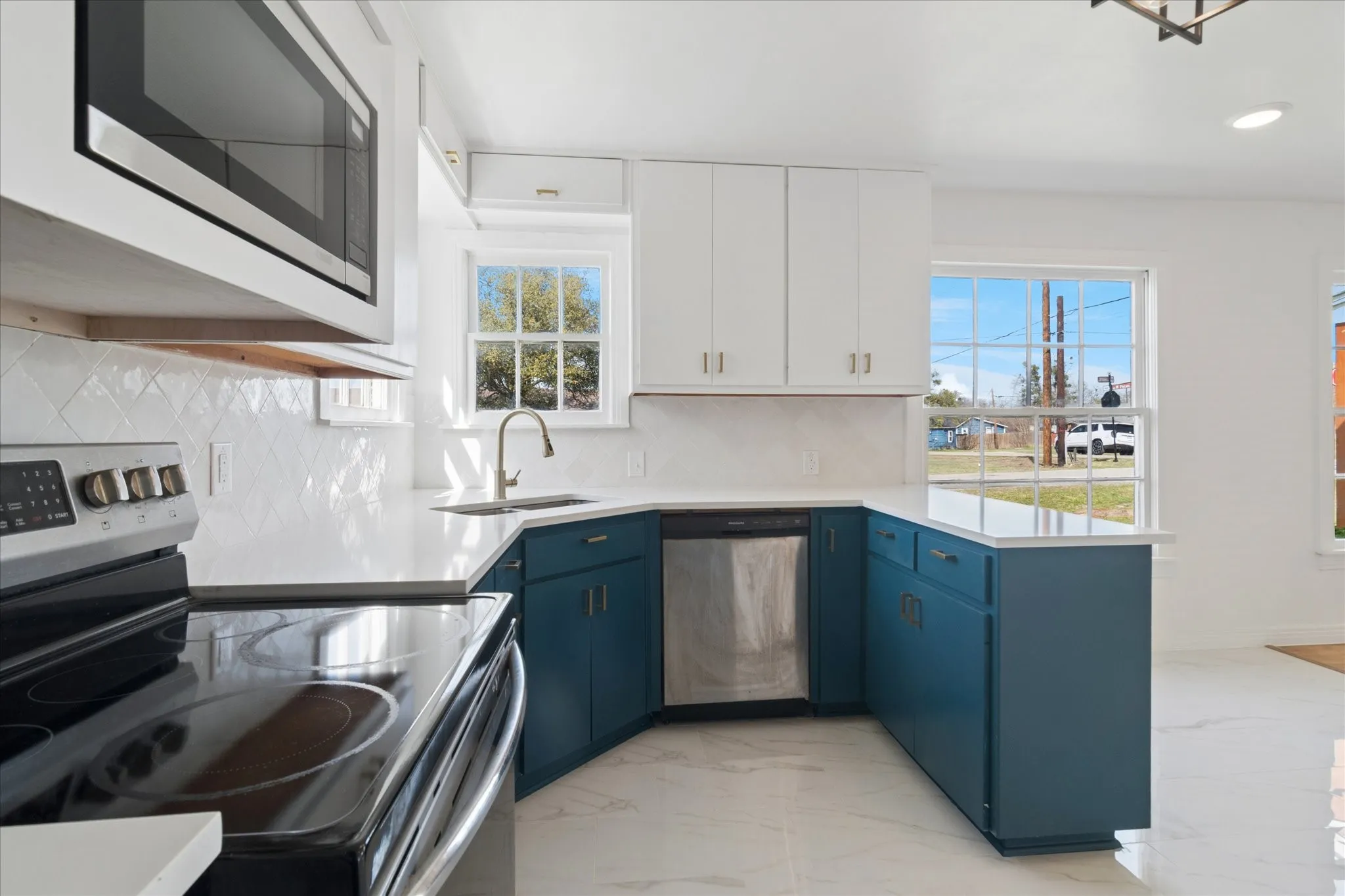 Single Family Residence For Rent in Collin County , 602 W Pecan Street, Celina, Texas 75009, 3 Bedroom, 1 Bathroom, 1 Garage spaces, 1,284 Sqft, built in 1950, mls#21378985, Real Estate Agent in Celina, Homes For Rent in Collin county, Homes For Rent in Celina, Realtor in Celina Texas, Real Estate Brokerage Independent Realty Texas, Luminita Cordes Realtor