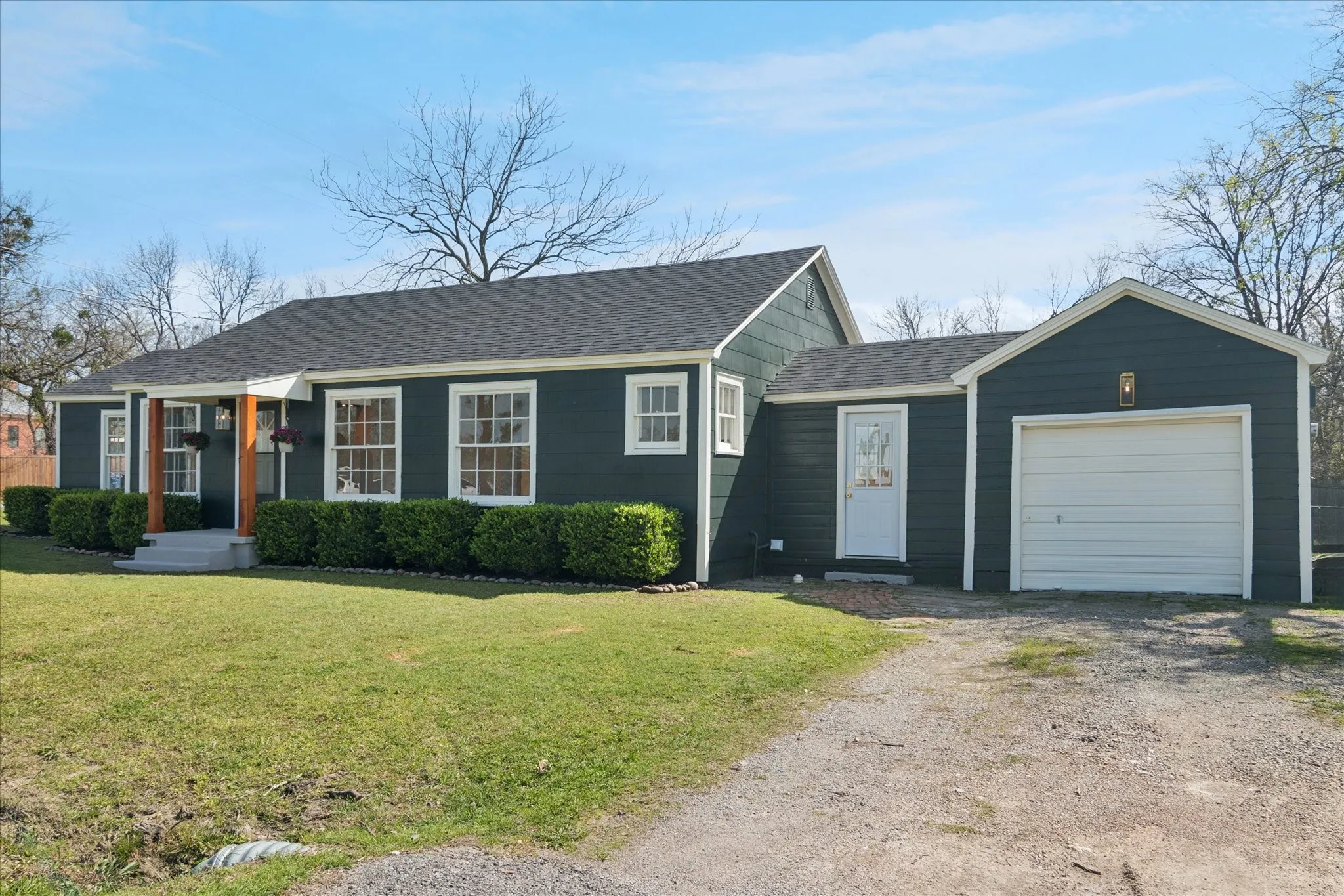 Single Family Residence For Rent in Collin County , 602 W Pecan Street, Celina, Texas 75009, 3 Bedroom, 1 Bathroom, 1 Garage spaces, 1,284 Sqft, built in 1950, mls#21378985, Real Estate Agent in Celina, Homes For Rent in Collin county, Homes For Rent in Celina, Realtor in Celina Texas, Real Estate Brokerage Independent Realty Texas, Luminita Cordes Realtor