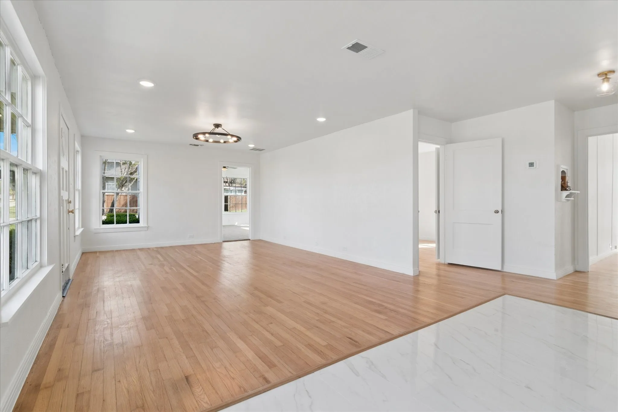 Single Family Residence For Rent in Collin County , 602 W Pecan Street, Celina, Texas 75009, 3 Bedroom, 1 Bathroom, 1 Garage spaces, 1,284 Sqft, built in 1950, mls#21378985, Real Estate Agent in Celina, Homes For Rent in Collin county, Homes For Rent in Celina, Realtor in Celina Texas, Real Estate Brokerage Independent Realty Texas, Luminita Cordes Realtor