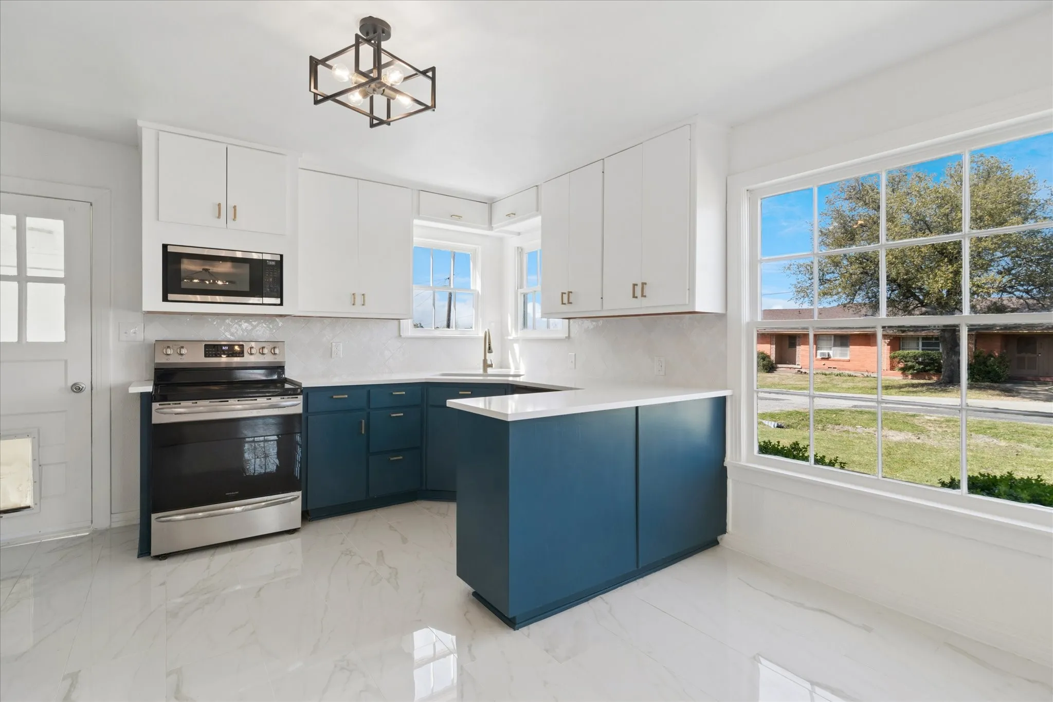Single Family Residence For Rent in Collin County , 602 W Pecan Street, Celina, Texas 75009, 3 Bedroom, 1 Bathroom, 1 Garage spaces, 1,284 Sqft, built in 1950, mls#21378985, Real Estate Agent in Celina, Homes For Rent in Collin county, Homes For Rent in Celina, Realtor in Celina Texas, Real Estate Brokerage Independent Realty Texas, Luminita Cordes Realtor