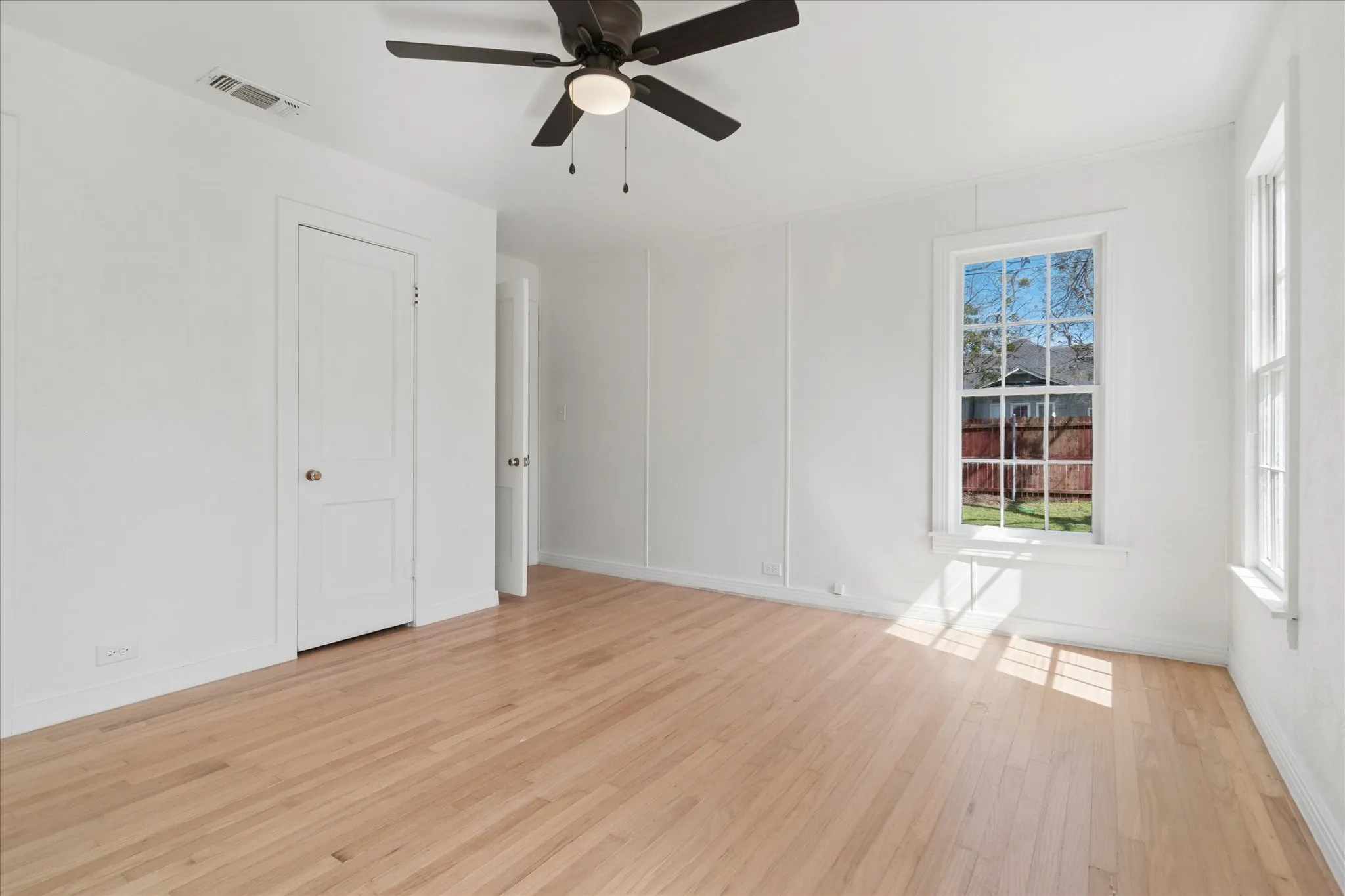 Single Family Residence For Rent in Collin County , 602 W Pecan Street, Celina, Texas 75009, 3 Bedroom, 1 Bathroom, 1 Garage spaces, 1,284 Sqft, built in 1950, mls#21378985, Real Estate Agent in Celina, Homes For Rent in Collin county, Homes For Rent in Celina, Realtor in Celina Texas, Real Estate Brokerage Independent Realty Texas, Luminita Cordes Realtor