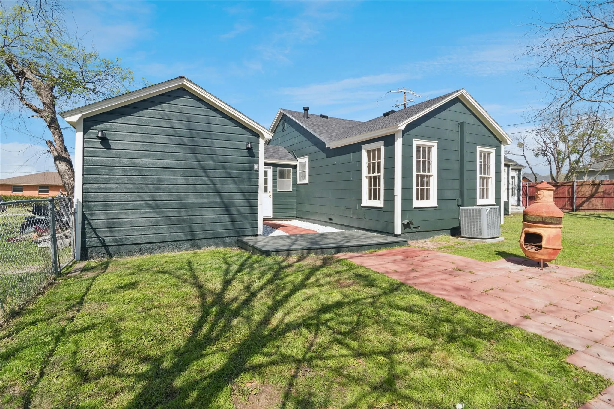 Single Family Residence For Rent in Collin County , 602 W Pecan Street, Celina, Texas 75009, 3 Bedroom, 1 Bathroom, 1 Garage spaces, 1,284 Sqft, built in 1950, mls#21378985, Real Estate Agent in Celina, Homes For Rent in Collin county, Homes For Rent in Celina, Realtor in Celina Texas, Real Estate Brokerage Independent Realty Texas, Luminita Cordes Realtor