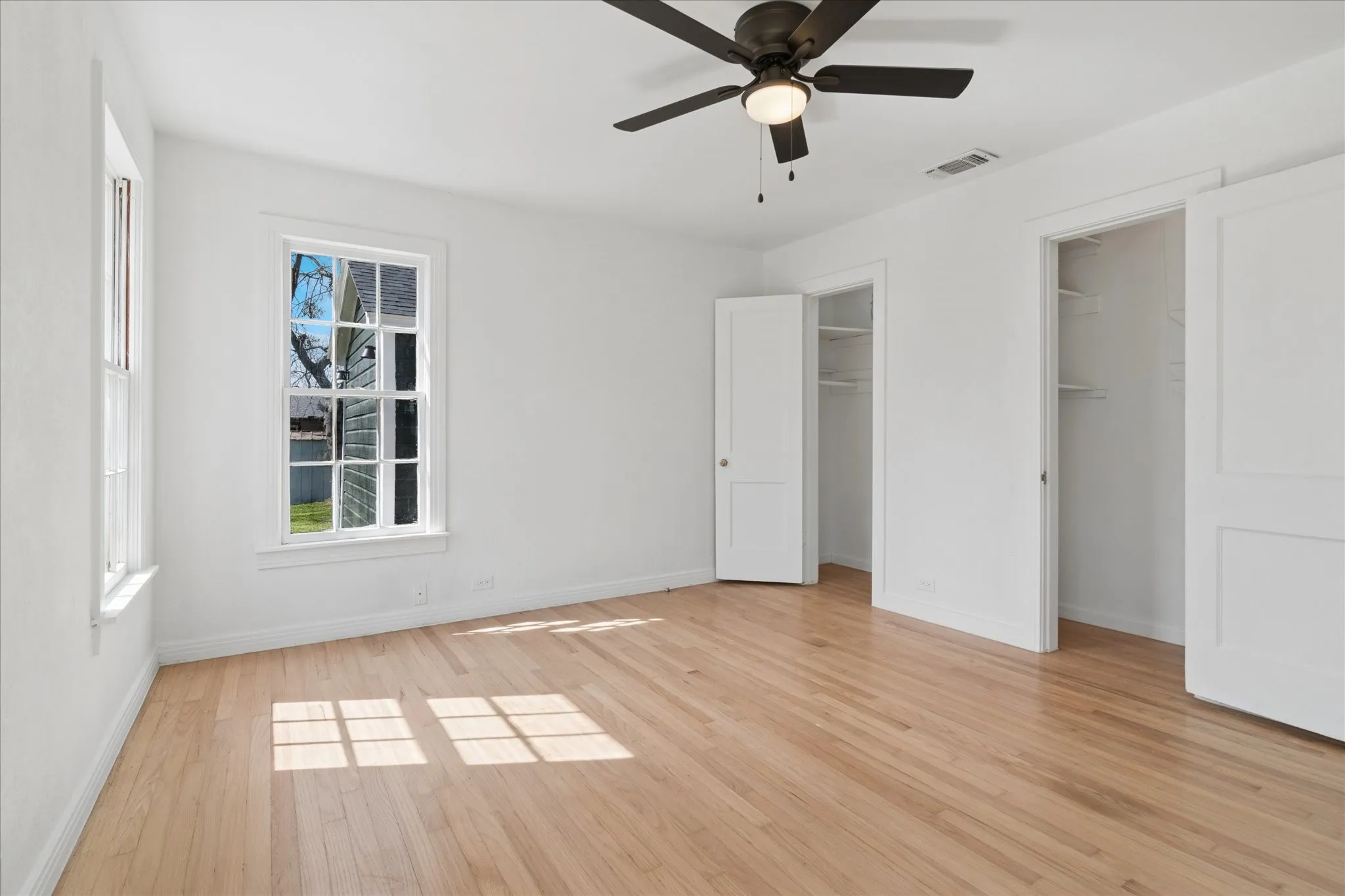 Single Family Residence For Rent in Collin County , 602 W Pecan Street, Celina, Texas 75009, 3 Bedroom, 1 Bathroom, 1 Garage spaces, 1,284 Sqft, built in 1950, mls#21378985, Real Estate Agent in Celina, Homes For Rent in Collin county, Homes For Rent in Celina, Realtor in Celina Texas, Real Estate Brokerage Independent Realty Texas, Luminita Cordes Realtor