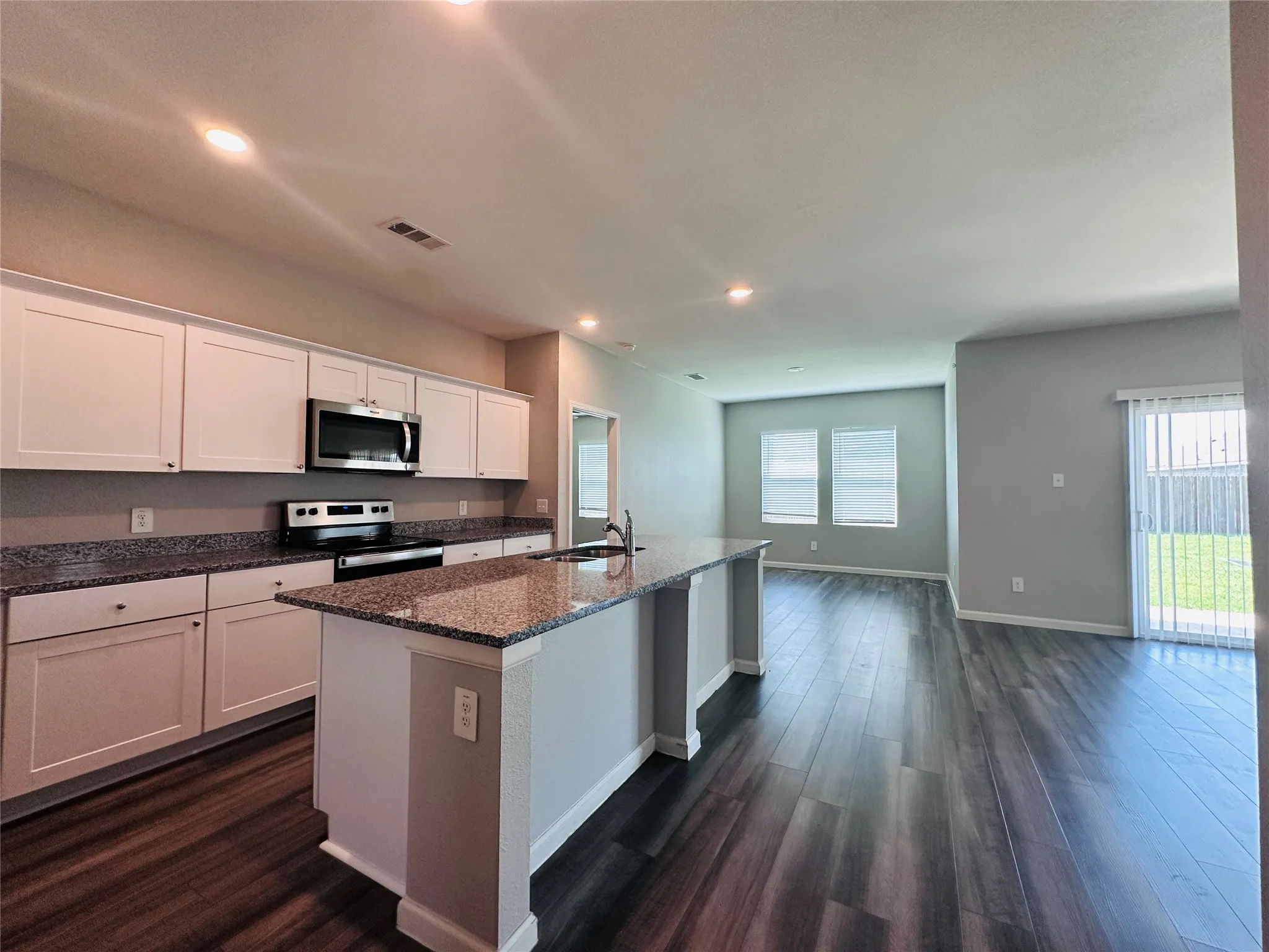 Single Family Residence For Sale in Tarrant County , 13341 Pine Dunes Drive, Fort Worth, Texas 76052, 4 Bedroom, 2 Bathroom, 2 Garage spaces, 1,776 Sqft, built in 2021, mls#21378941, Real Estate Agent in Fort Worth, Homes For Sale in Tarrant county, Homes For Sale in Fort Worth, Realtor in Fort Worth Texas, Real Estate Brokerage Independent Realty Texas, Luminita Cordes Realtor