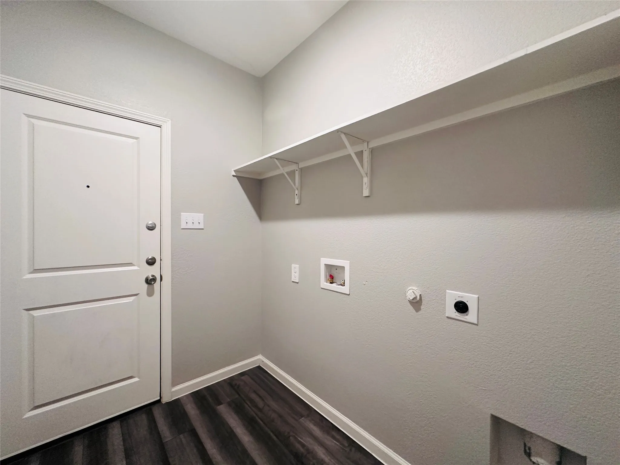 Single Family Residence For Sale in Tarrant County , 13341 Pine Dunes Drive, Fort Worth, Texas 76052, 4 Bedroom, 2 Bathroom, 2 Garage spaces, 1,776 Sqft, built in 2021, mls#21378941, Real Estate Agent in Fort Worth, Homes For Sale in Tarrant county, Homes For Sale in Fort Worth, Realtor in Fort Worth Texas, Real Estate Brokerage Independent Realty Texas, Luminita Cordes Realtor