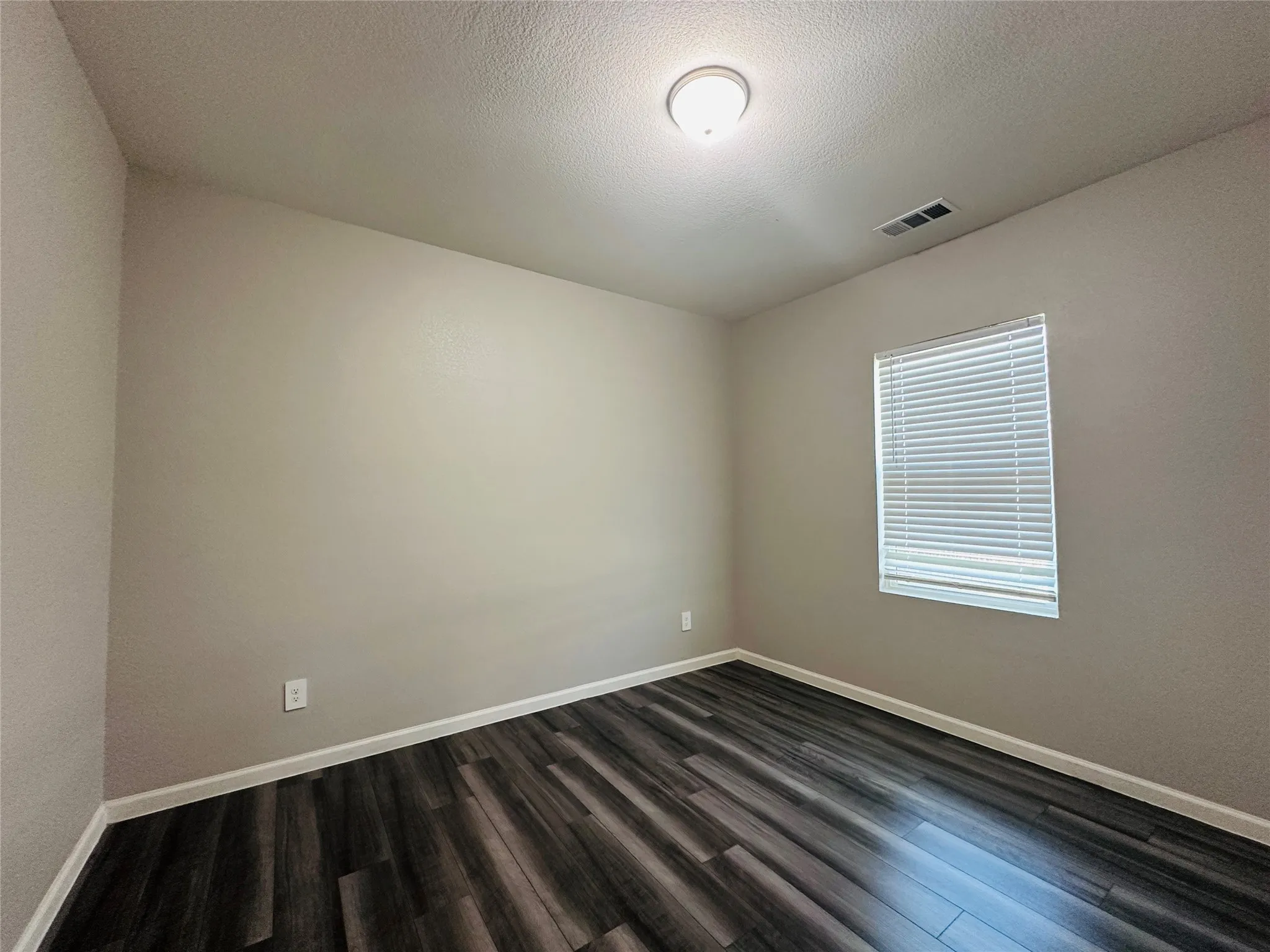 Single Family Residence For Sale in Tarrant County , 13341 Pine Dunes Drive, Fort Worth, Texas 76052, 4 Bedroom, 2 Bathroom, 2 Garage spaces, 1,776 Sqft, built in 2021, mls#21378941, Real Estate Agent in Fort Worth, Homes For Sale in Tarrant county, Homes For Sale in Fort Worth, Realtor in Fort Worth Texas, Real Estate Brokerage Independent Realty Texas, Luminita Cordes Realtor